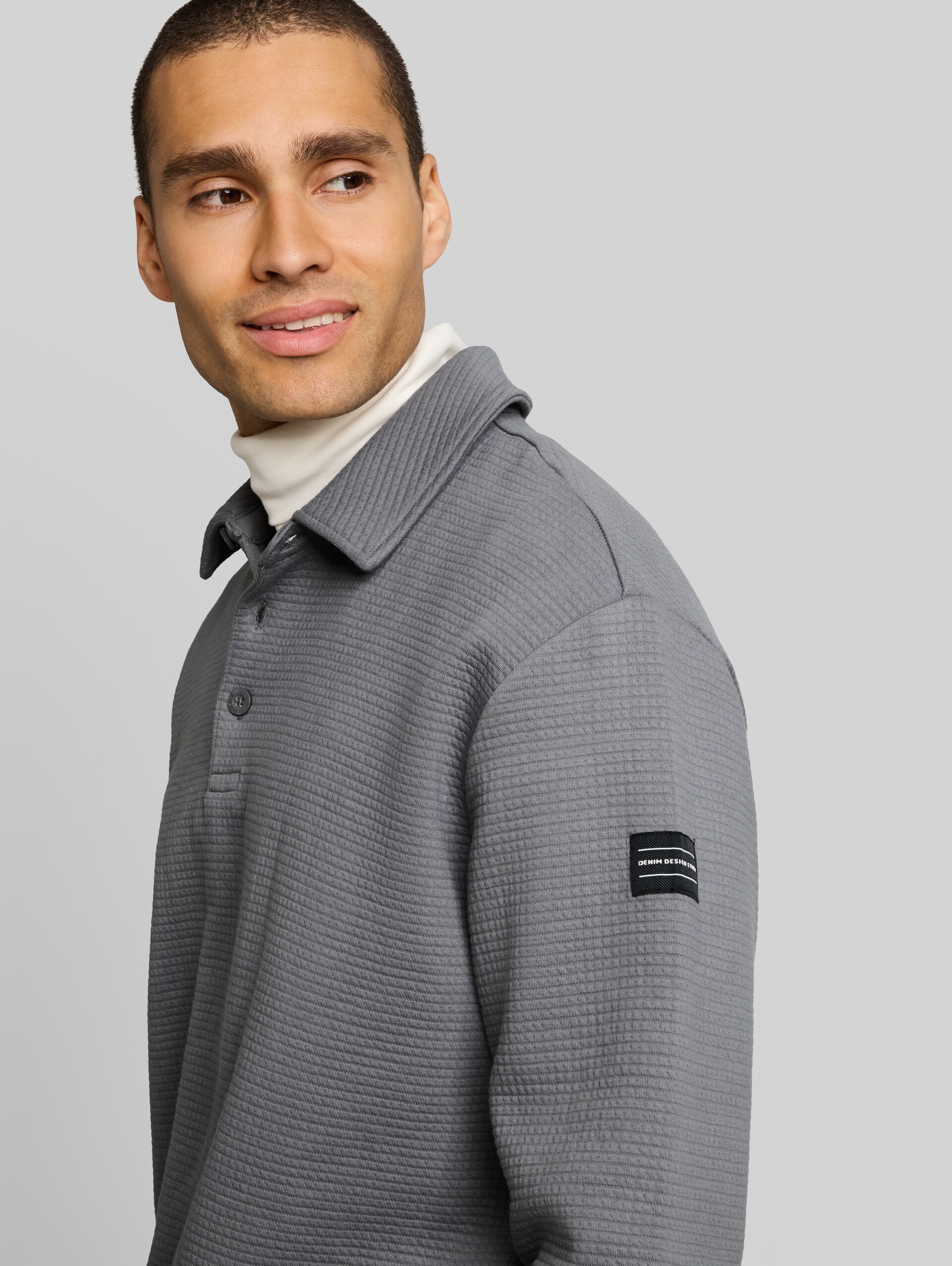 Relaxed Fit Sweatshirt mit Polokragen - classic grey - Detail-Model-Ansicht