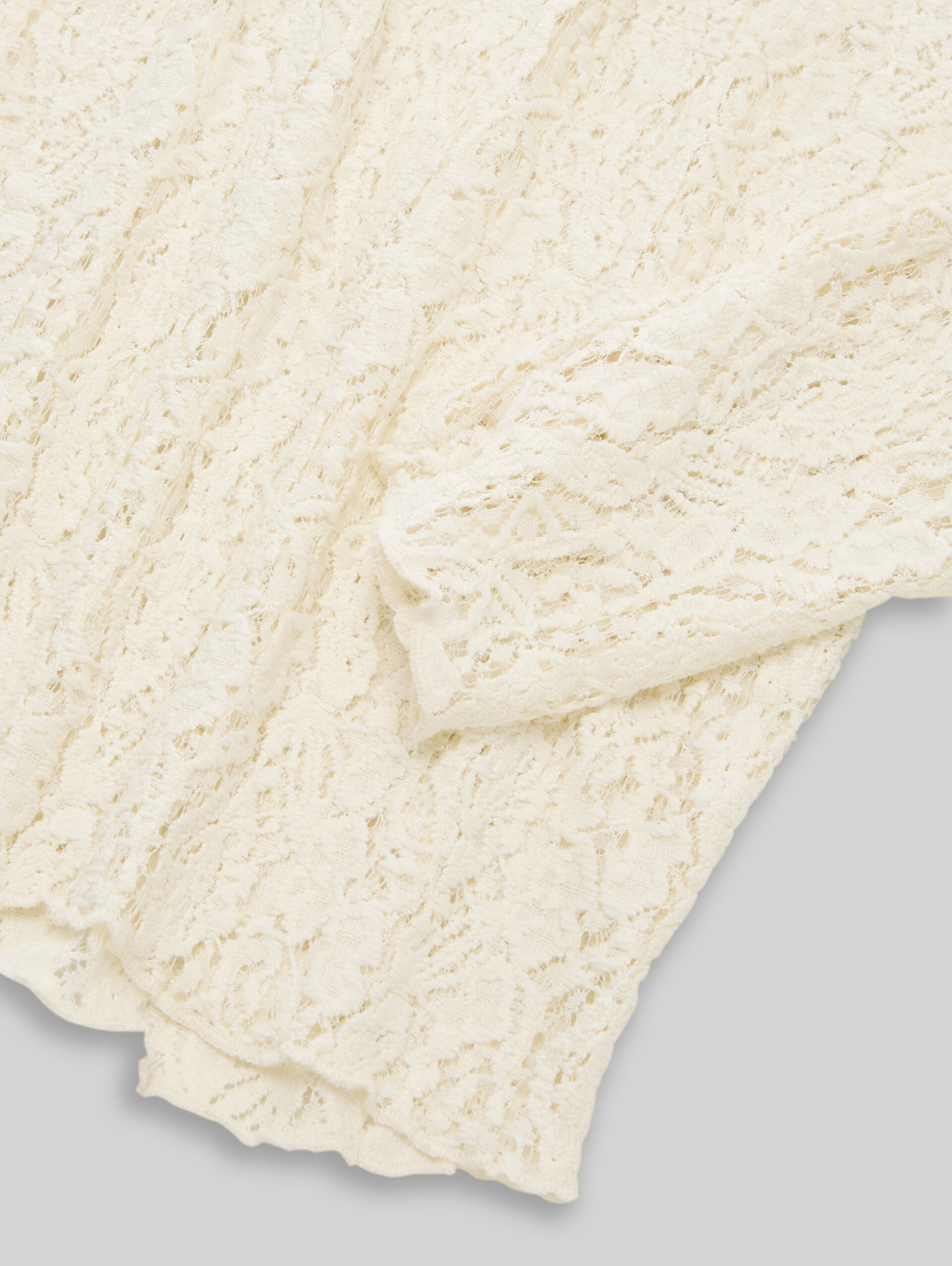 Langarmshirt aus Spitze - off white - Detail-Model-Ansicht
