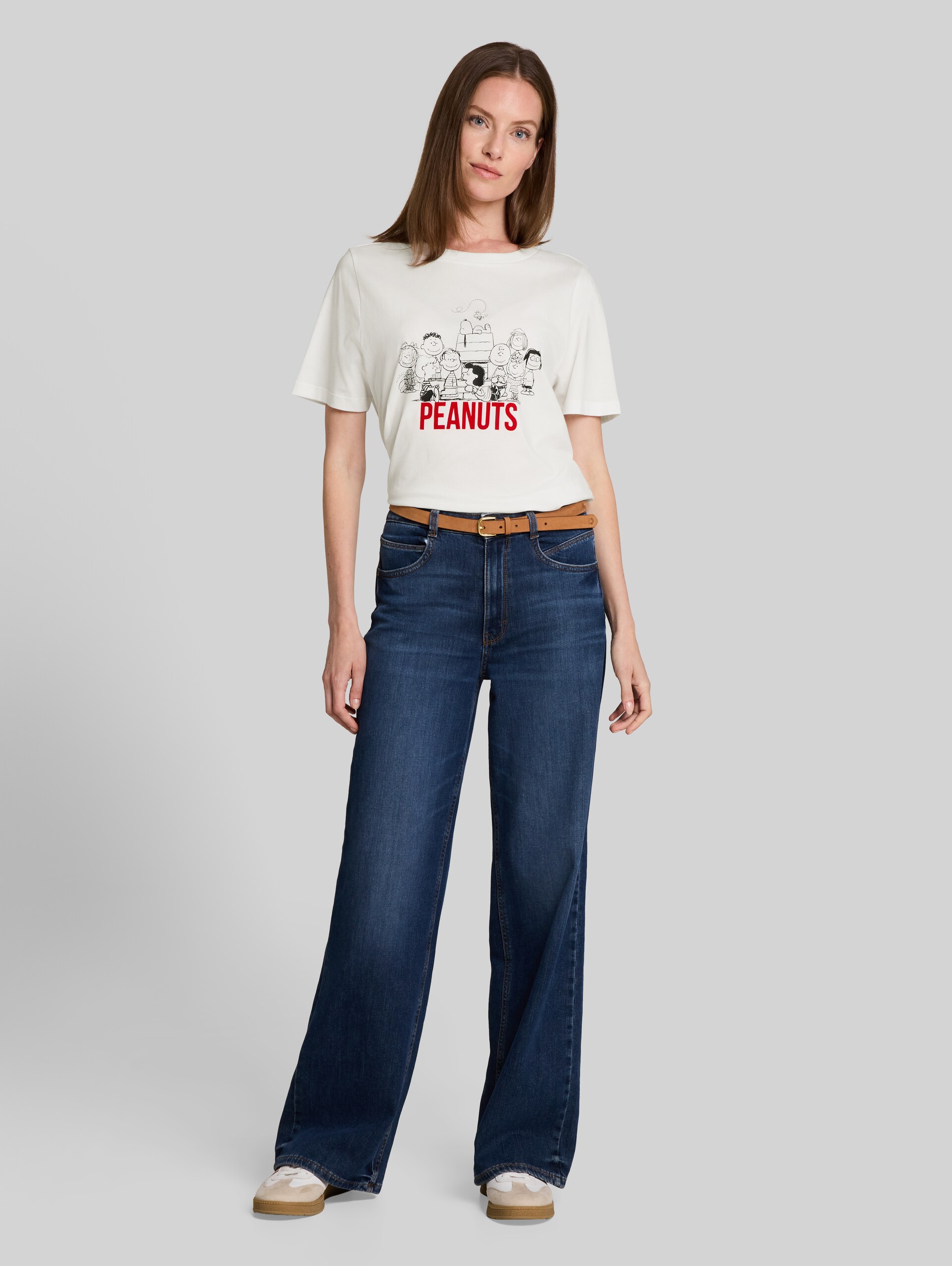 T-shirt met Snoopy-print - Whisper White - Model vooraanzicht