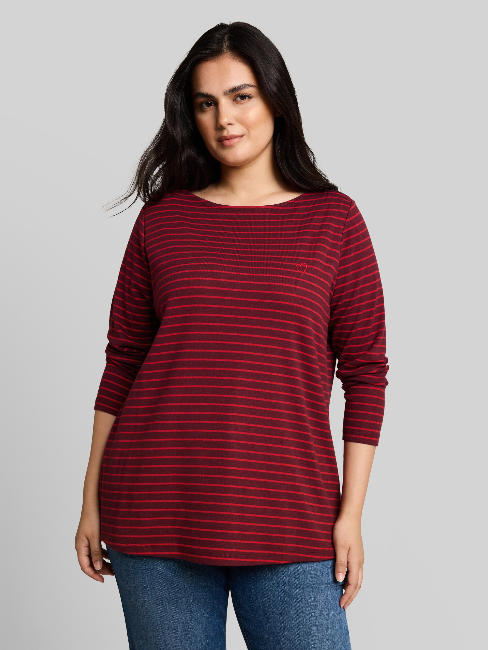 Plus Size - Langarmshirt mit Streifenmuster - preppy plum red stripe - Ausschnitt Model-Vorderansicht