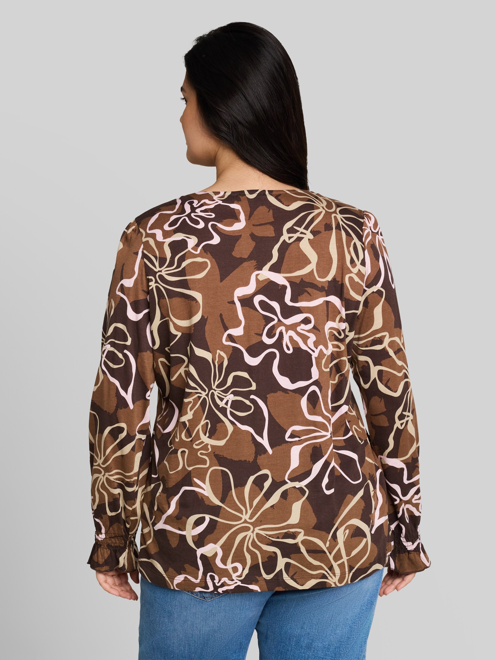 Plus Size - Blusenshirt mit Blumenmuster - brown big flower design - Auschnitt Model-Rückansicht