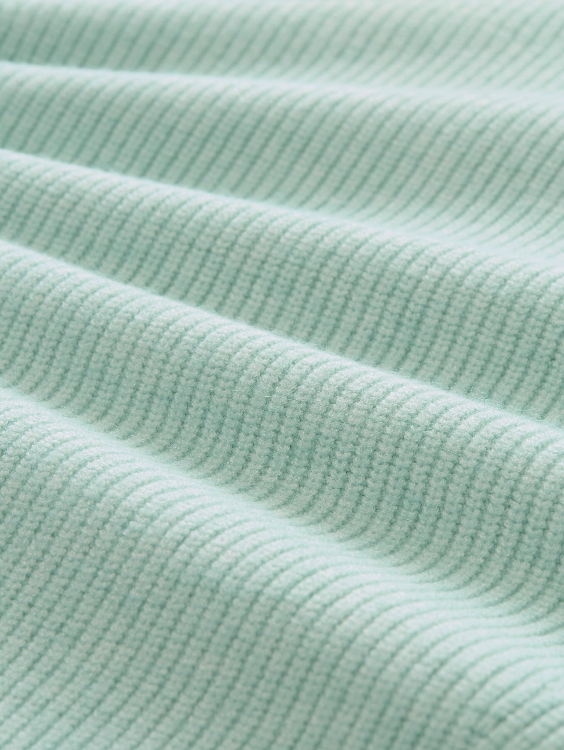 Plus Size - Oversize Rollkragenpullover - dusty light green melange - Material-Ansicht