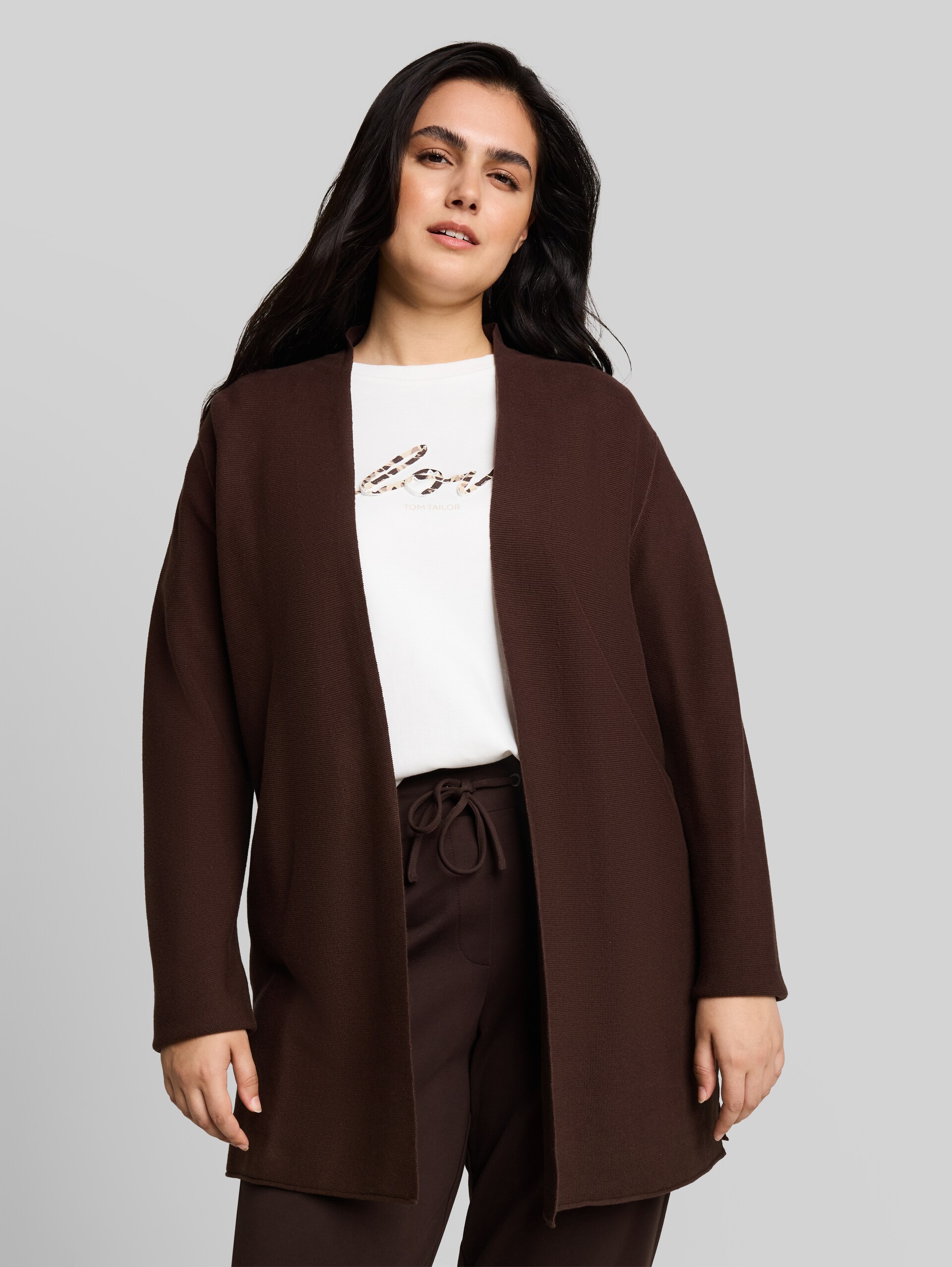 Plus Size - katoenen vest - java dark brown - Nek model vooraanzicht