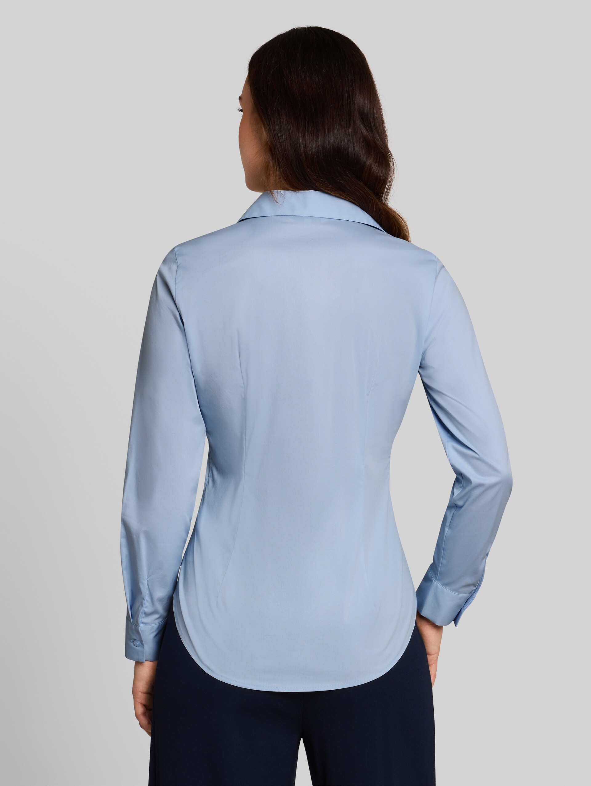 Chemisier ajusté en popeline - Kentucky Blue - Découpe Vue arrière du modèle