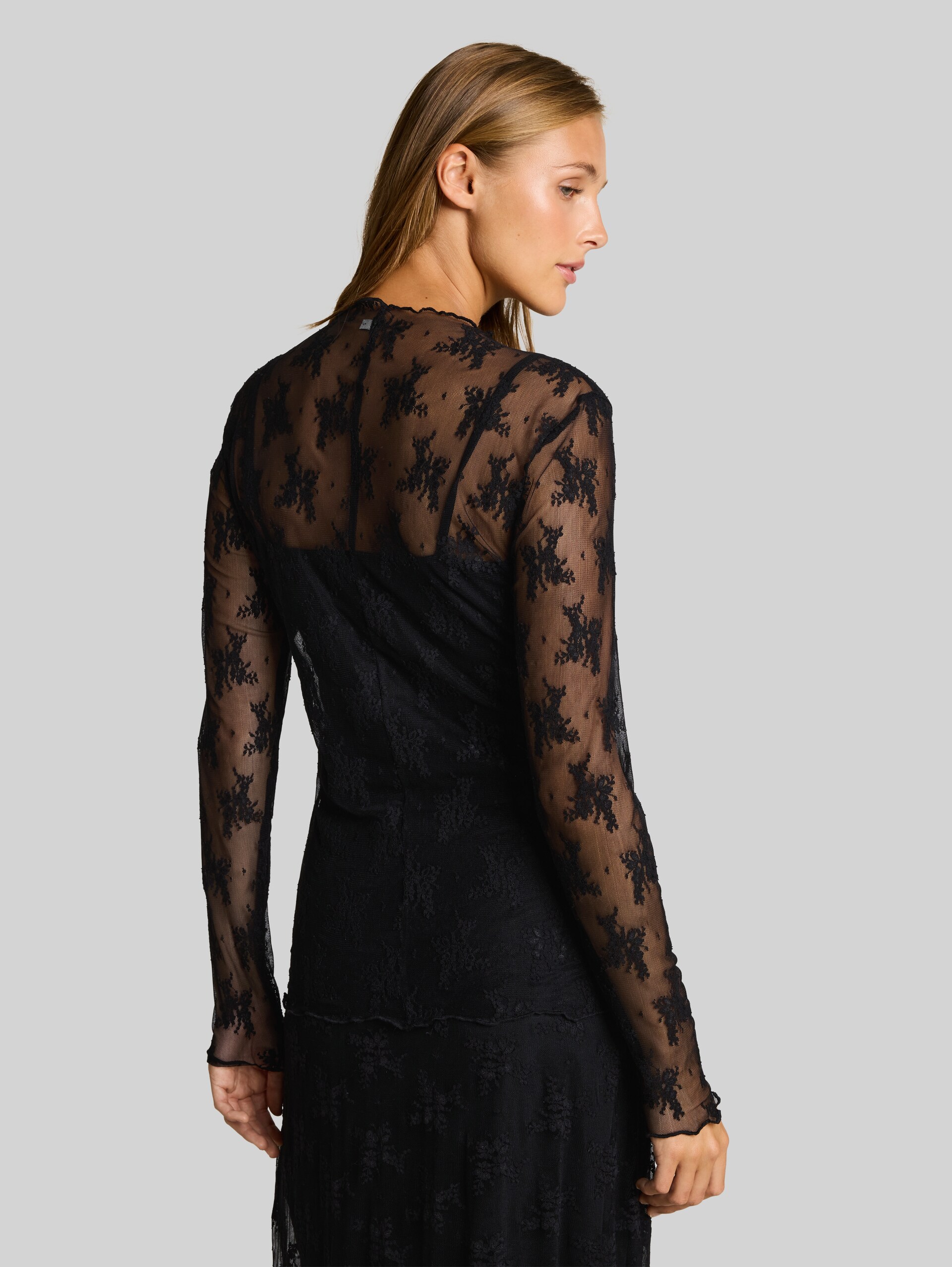 Slim fit shirt met lange mouwen van kant - deep black - Neklijn model-achteraanzicht
