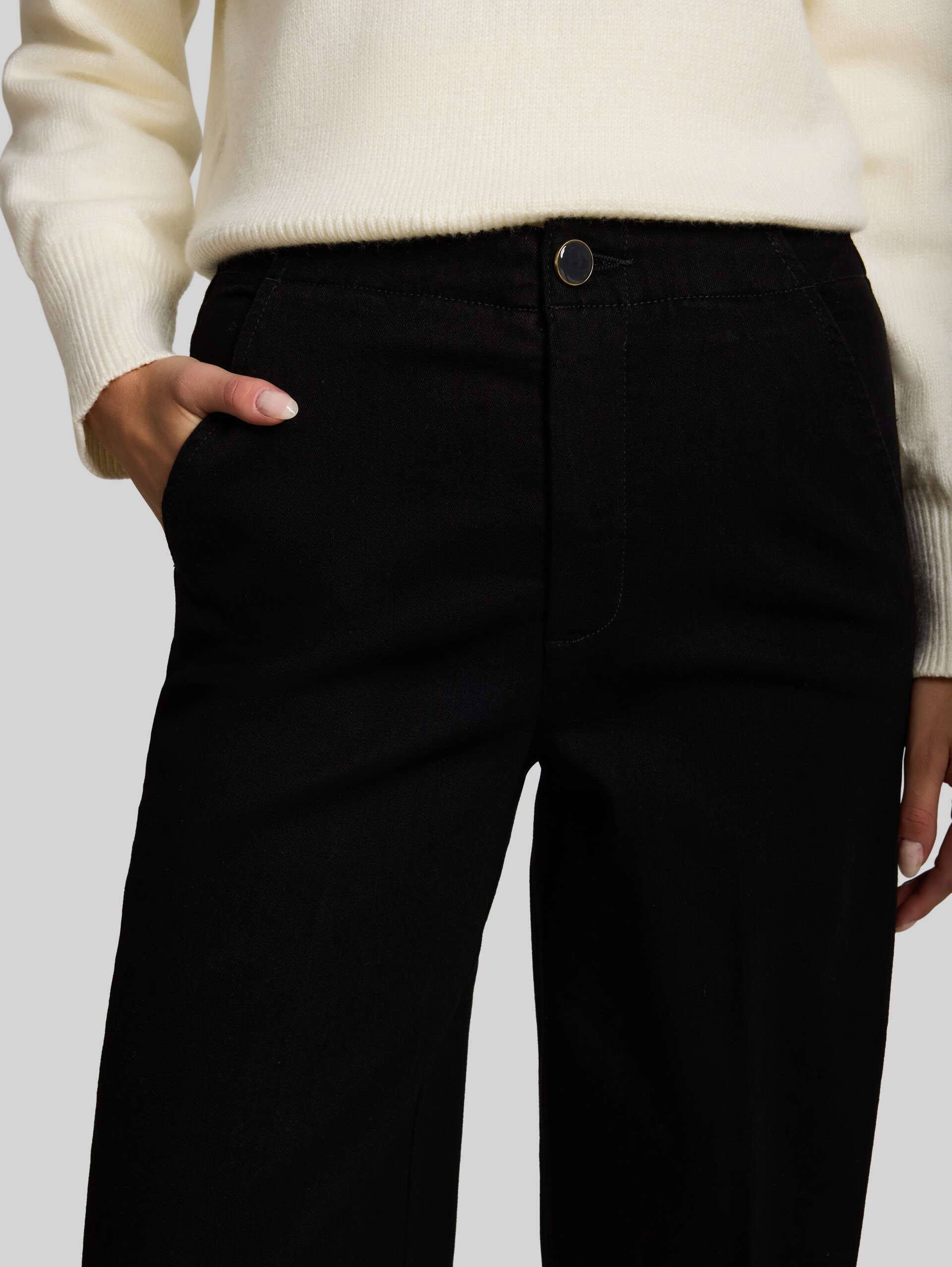TTMADINA WIDE-jeans met stretch - black black denim - Detailaanzicht model