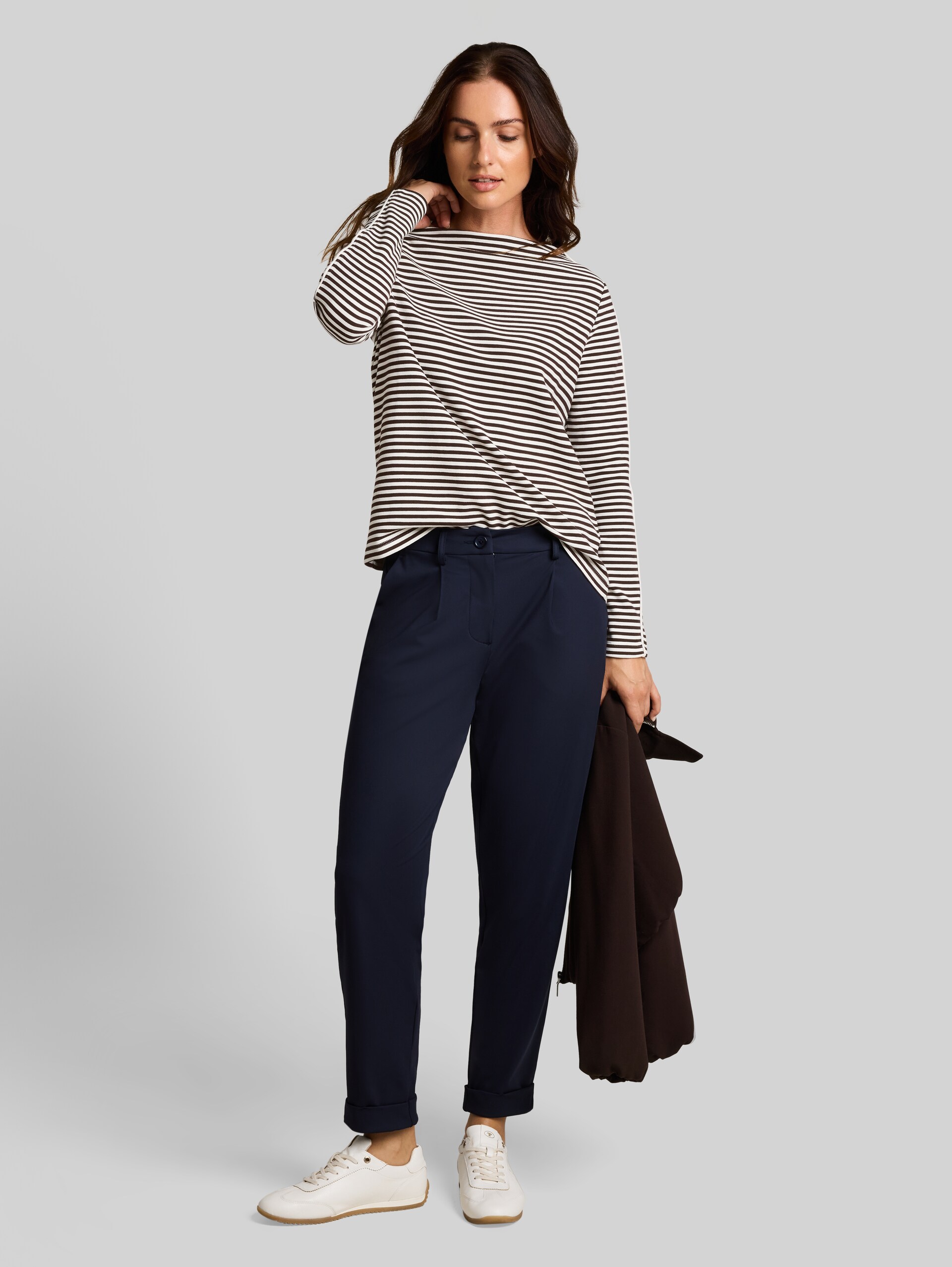 Loose-fit long-sleeved top with a striped pattern - brown white stripe - Model front view