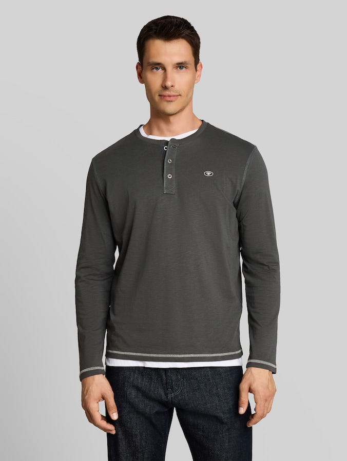 Henley-shirt met lange mouwen van katoen door Men, Darkest Olive