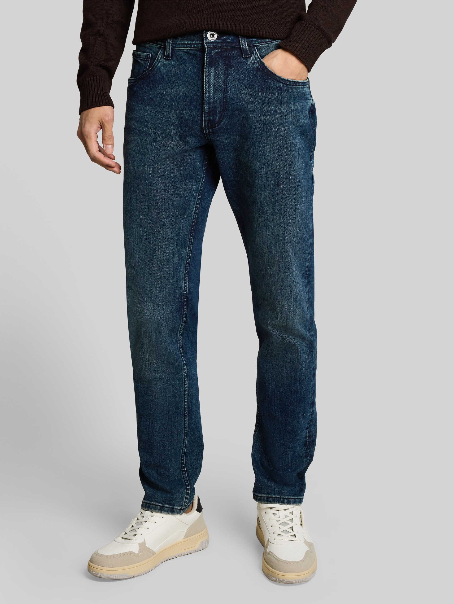 TTMARVIN STRAIGHT-jeans met stretch - dark blue denim - Nek model vooraanzicht