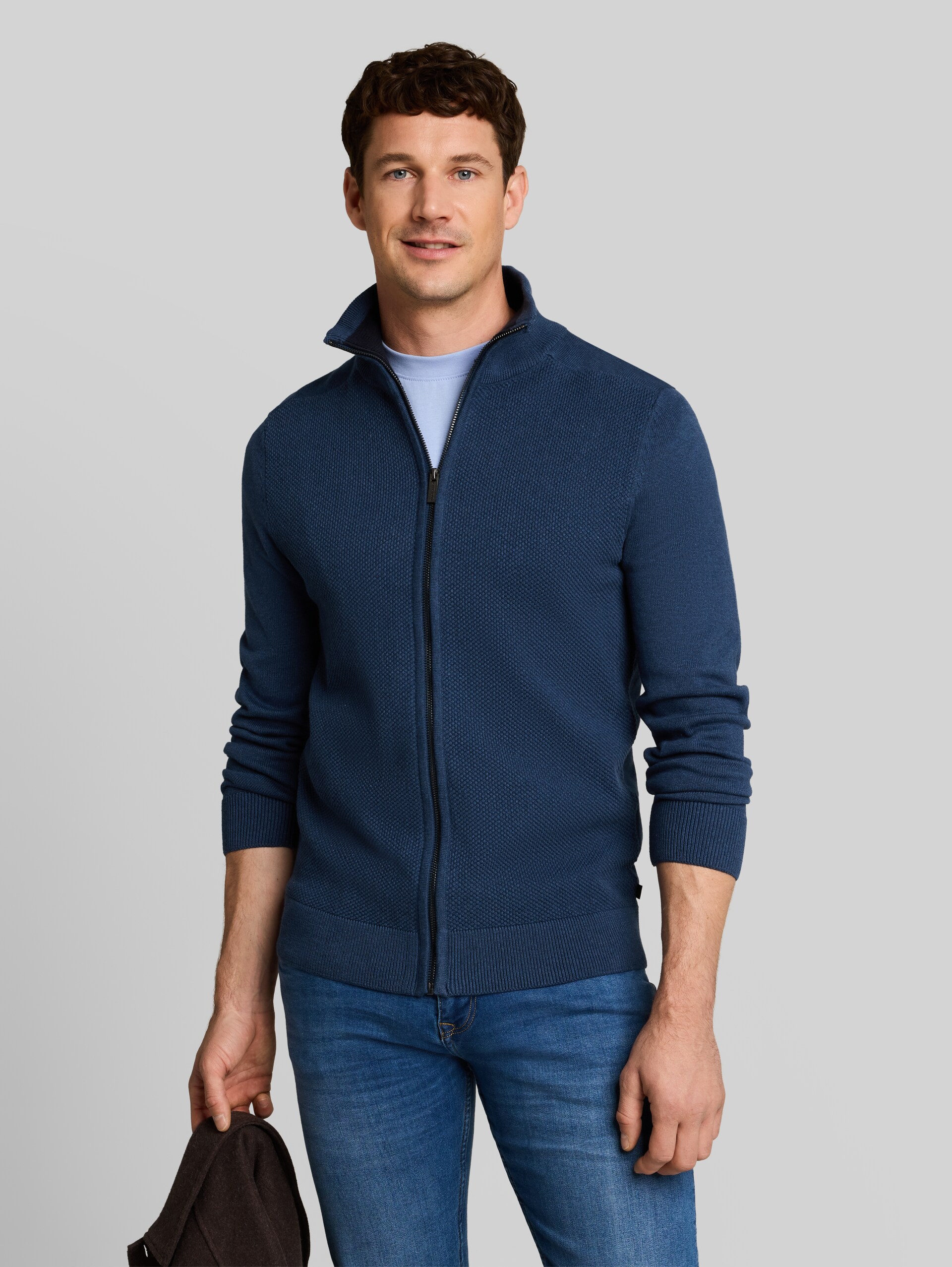 Strickjacke mit Strukturmix - dark duck blue melange - Ausschnitt Model-Vorderansicht