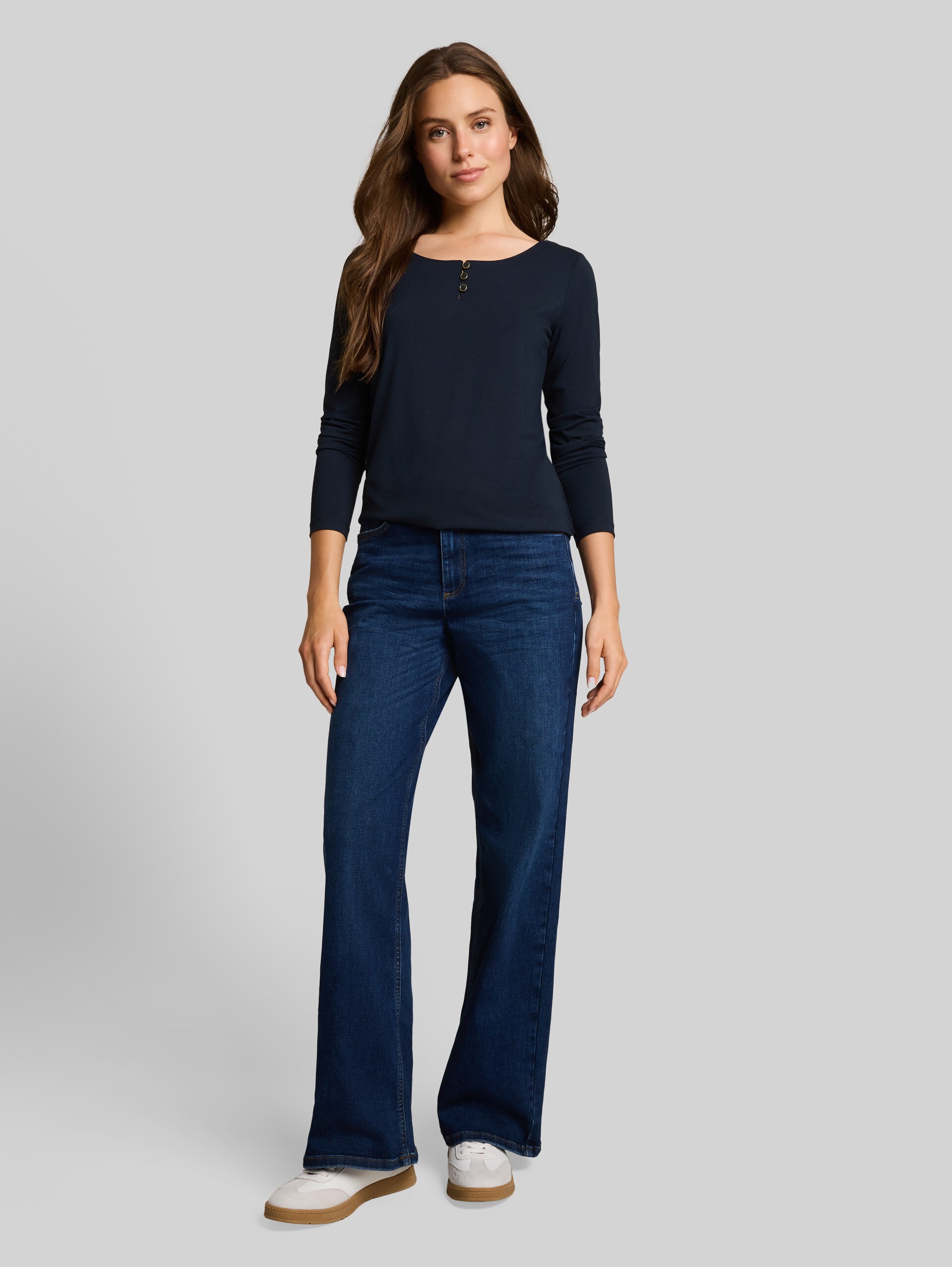 Slim Fit Langarmshirt mit Knopfleiste - sky captain blue - Model-Vorderansicht