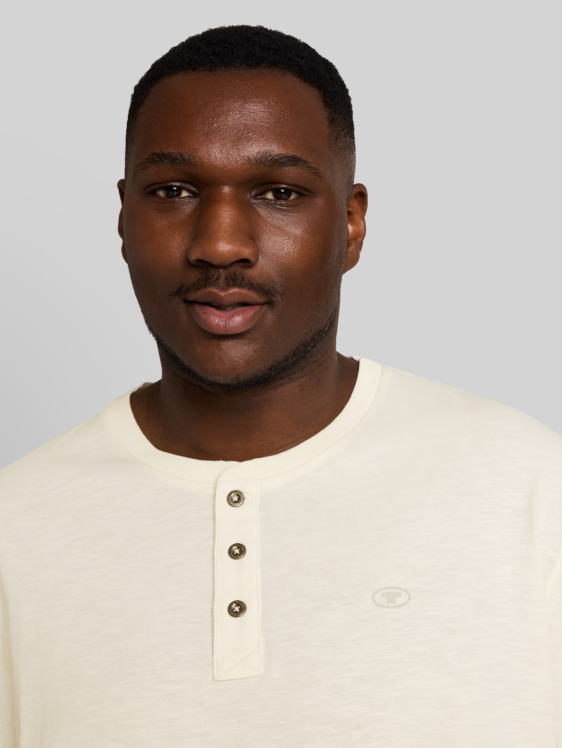 Plus Size - T-shirt Henley à manches longues en coton - Gardenia White - Vue détaillée du modèle