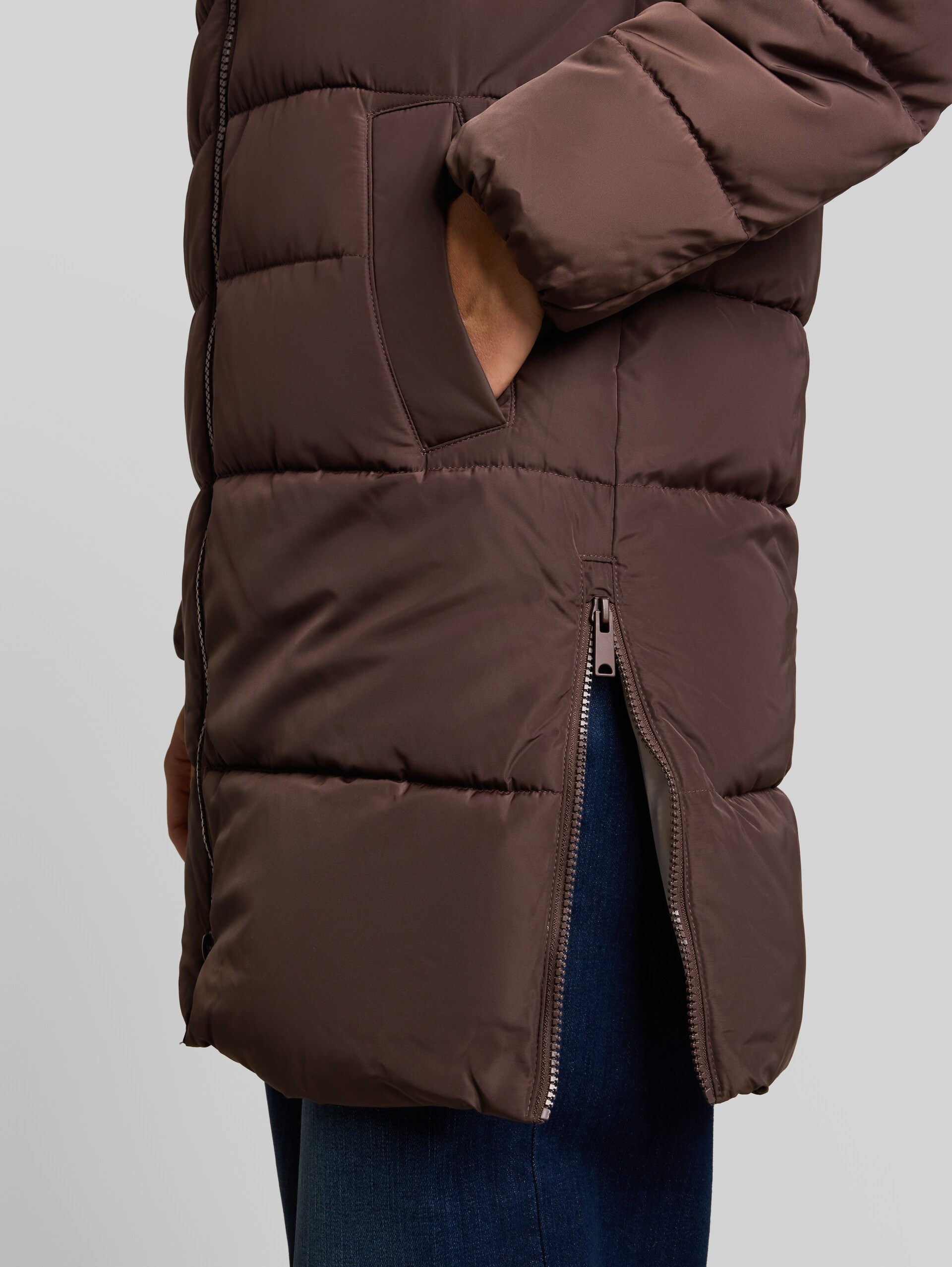 Puffer-Mantel aus wasserabweisendem Material - java dark brown - Detail-Model-Ansicht