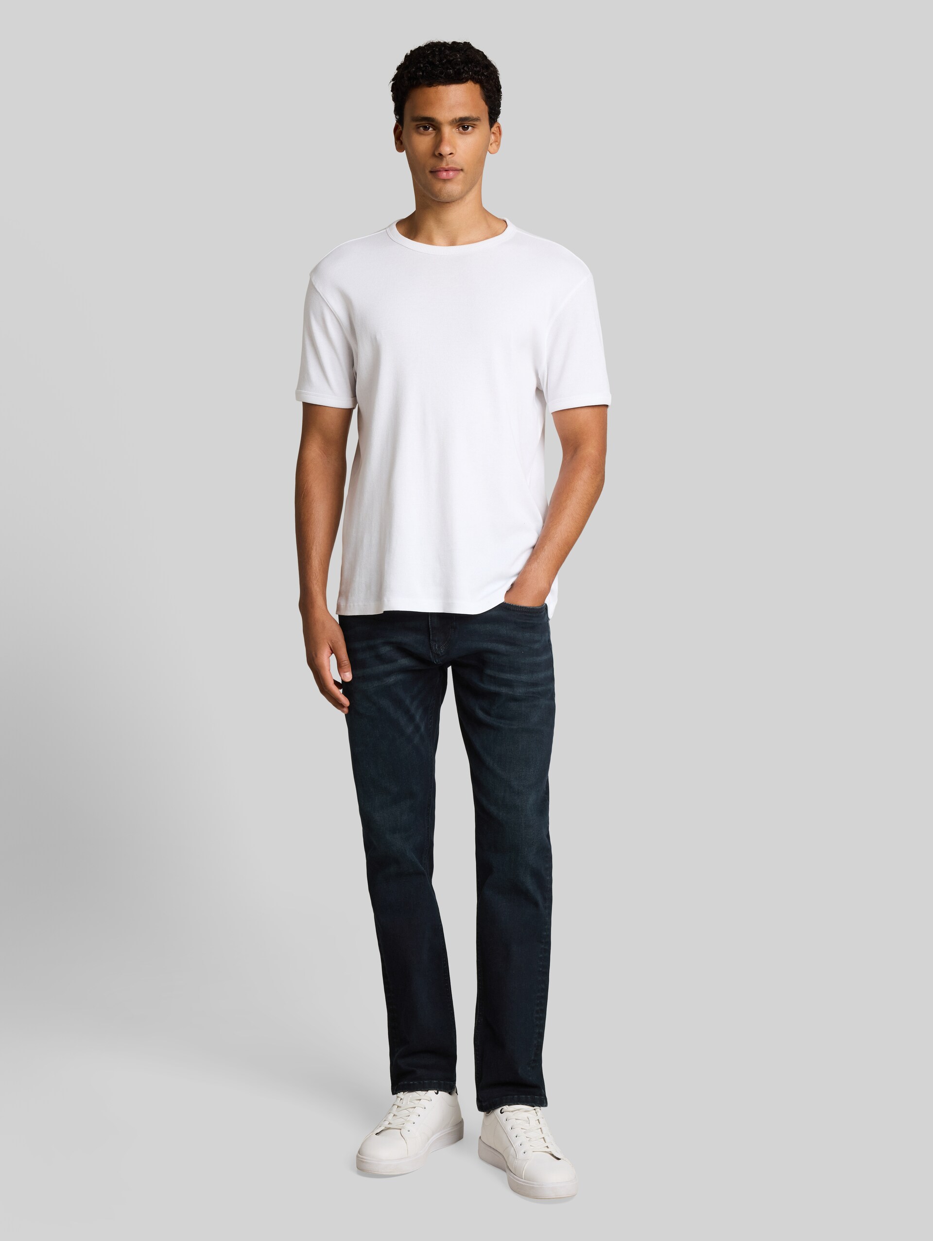 Jean TTPIERS SLIM - used dark blue black denim - Vue de face du modèle