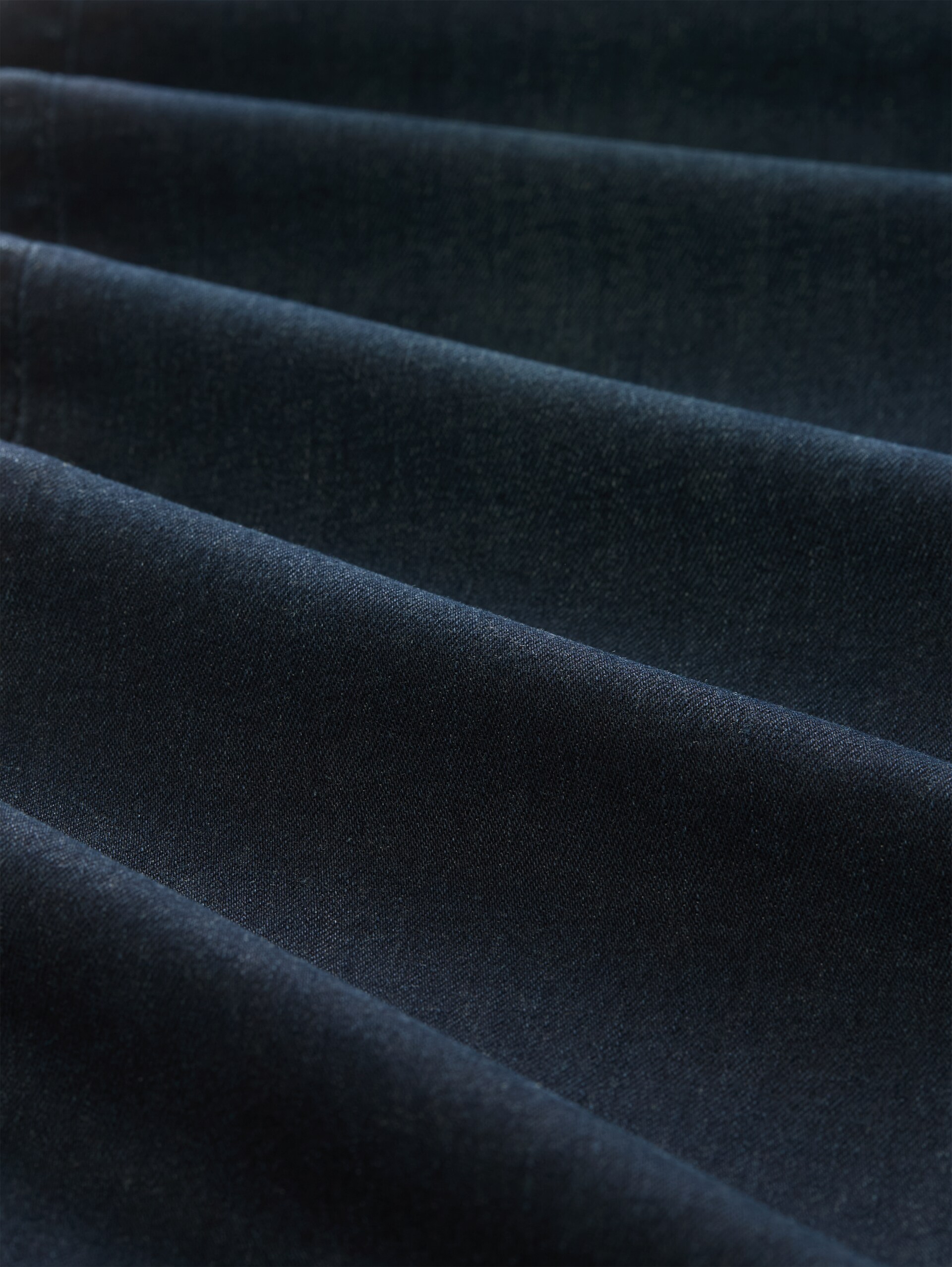 Jean TTPIERS SLIM - used dark blue black denim - Vue de la matière