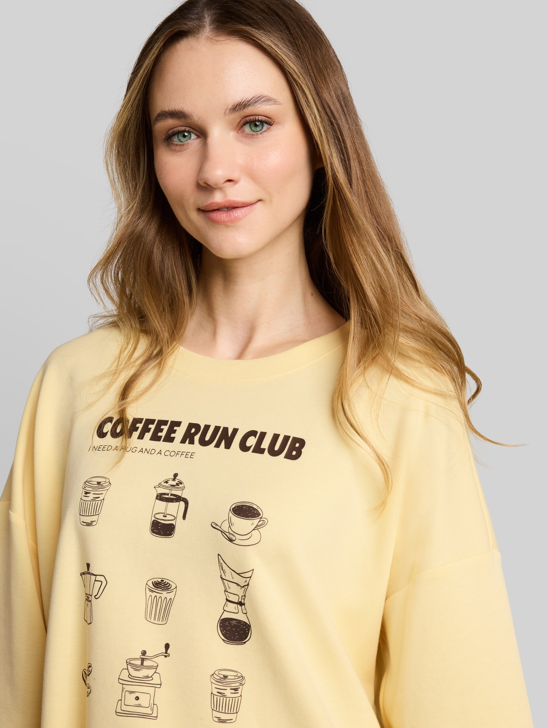 T-shirt met boxy pasvorm en print - soft vanilla yellow - Detailaanzicht model