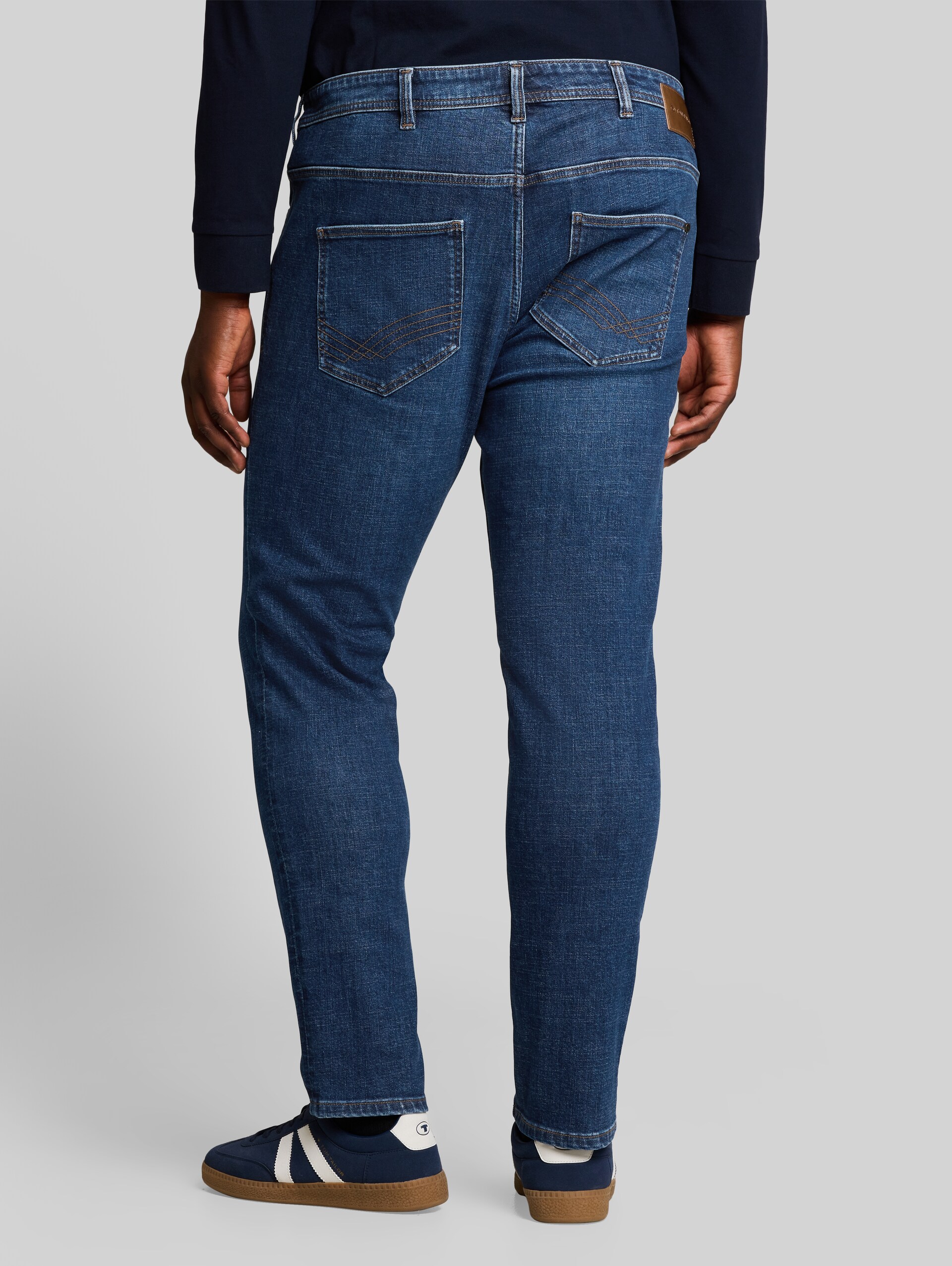 Plus Size - TTPLUS REGULAR Jeans - dark stone bright blue denim - Auschnitt Model-Rückansicht