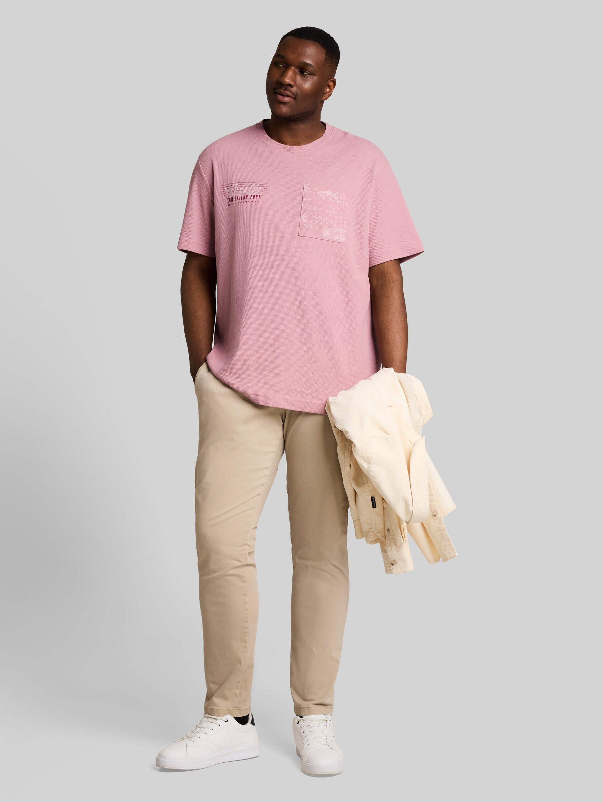 Plus Size - T-shirt met wafelstructuur - dusty rose - Model vooraanzicht