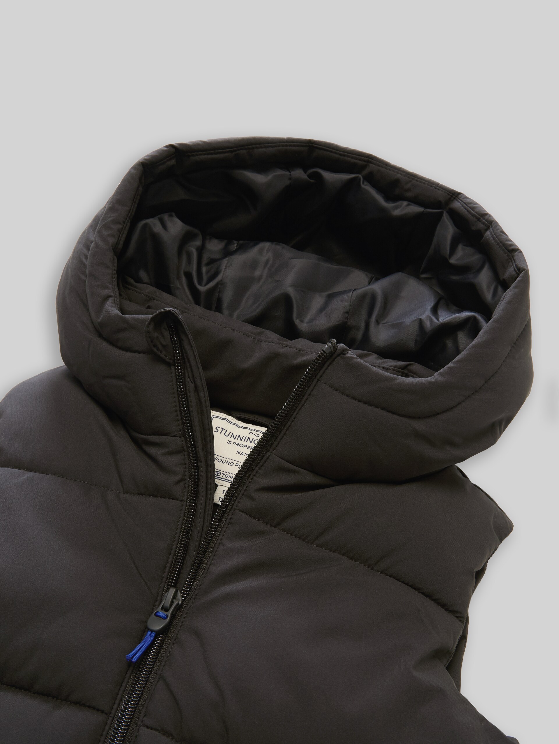 Puffer-vest met capuchon - Coal Mine Grey - Detailaanzicht model