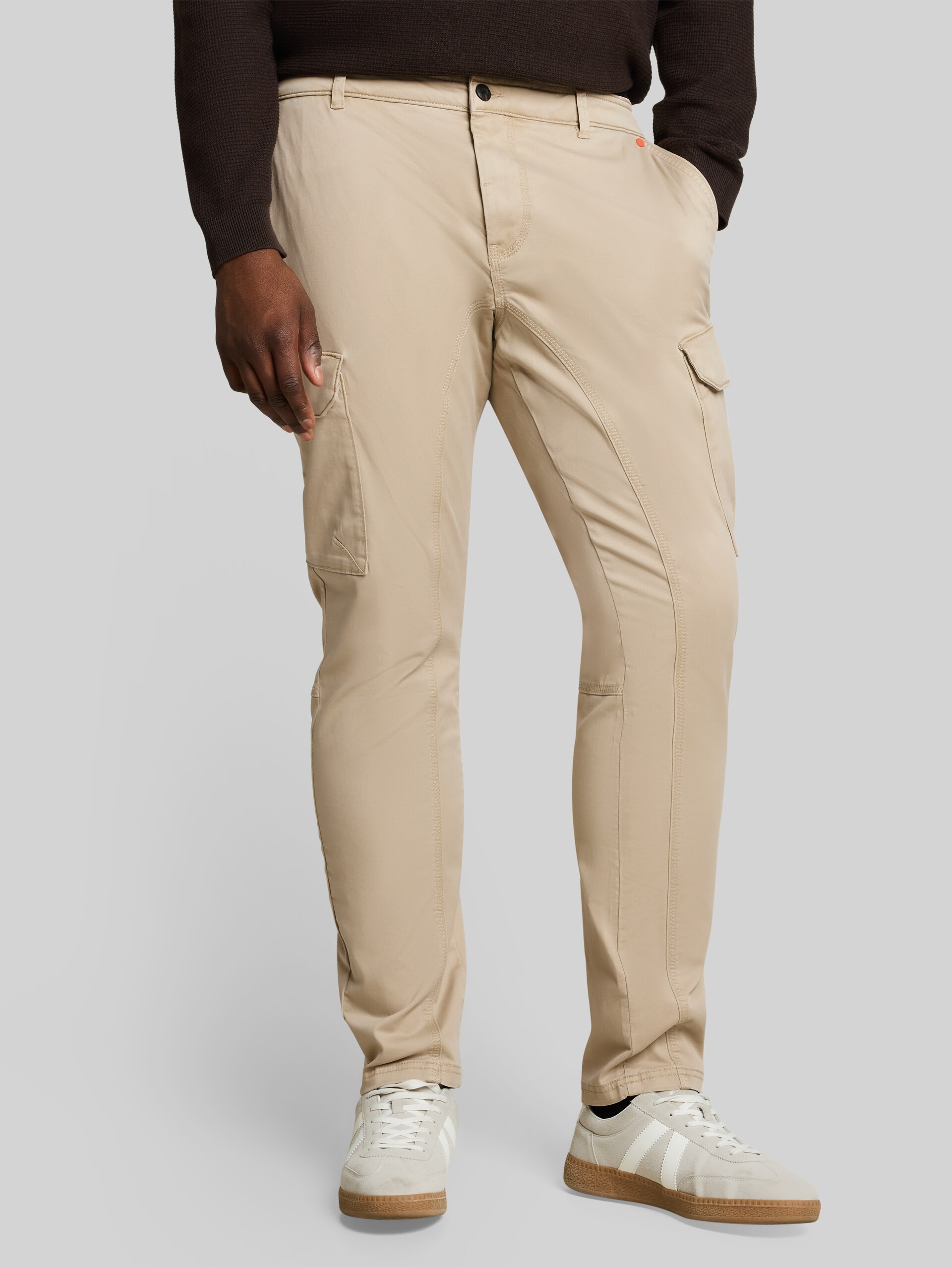 Plus Size - Regular Fit Cargo Hose im Washed-Look - plaza beige - Ausschnitt Model-Vorderansicht