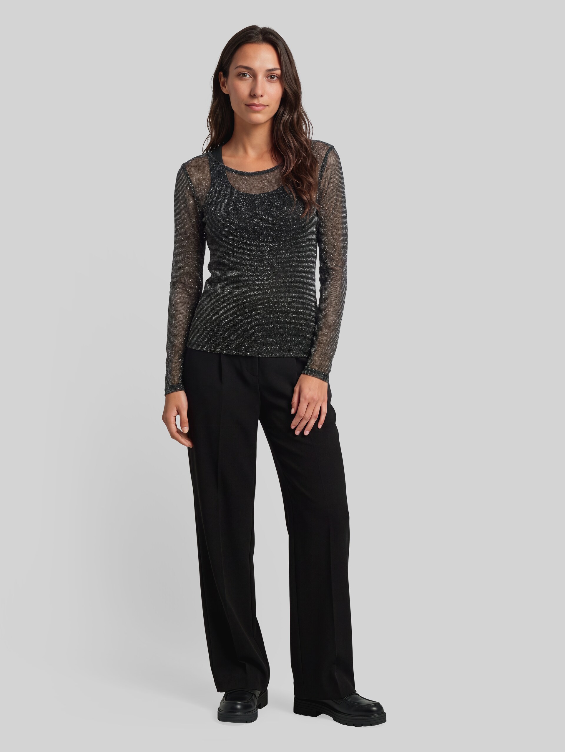 Mesh-shirt met lange mouwen en glittereffect - black with silver - Model vooraanzicht