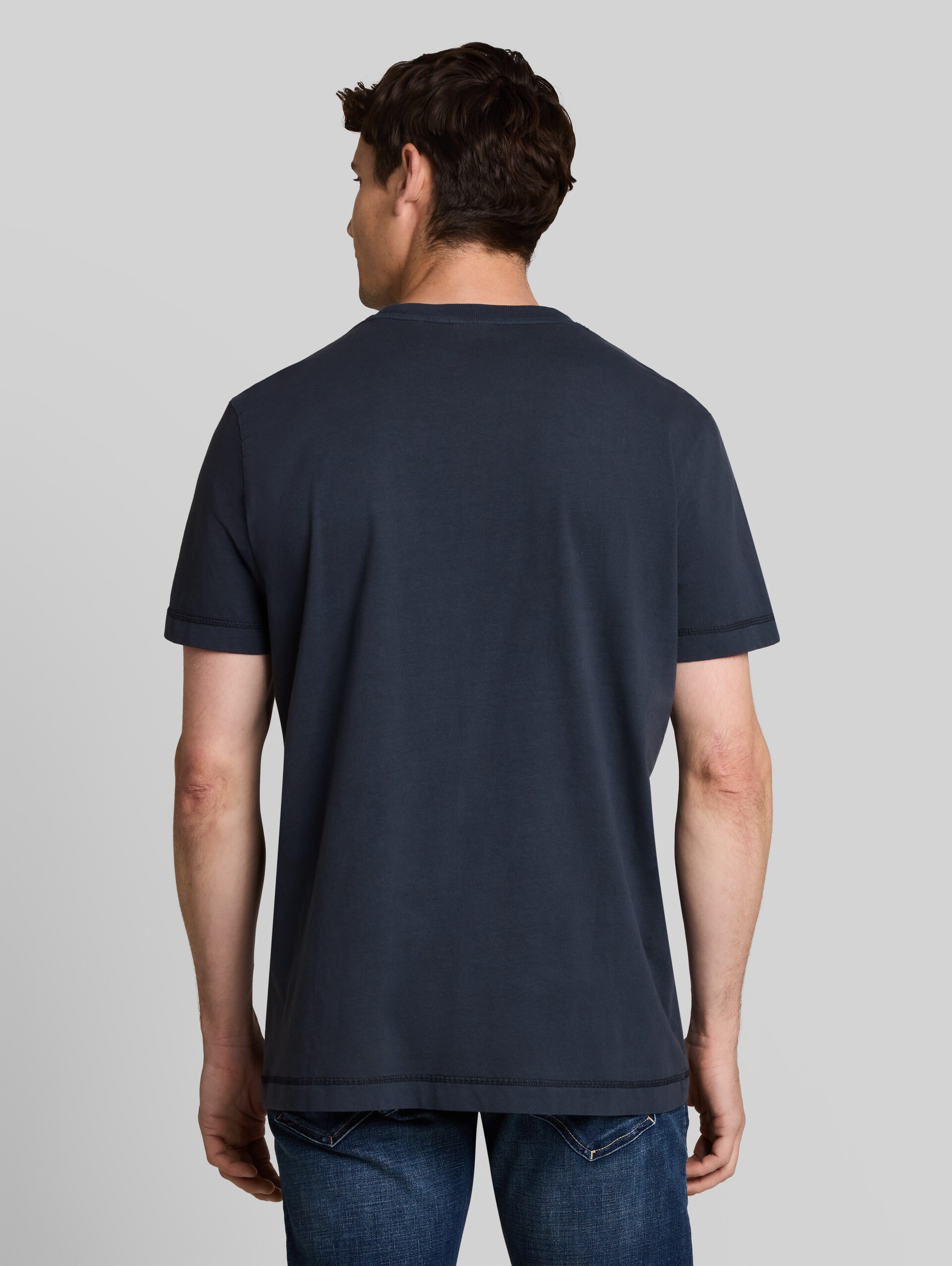T-shirt met logoprint - sky captain blue - Neklijn model-achteraanzicht