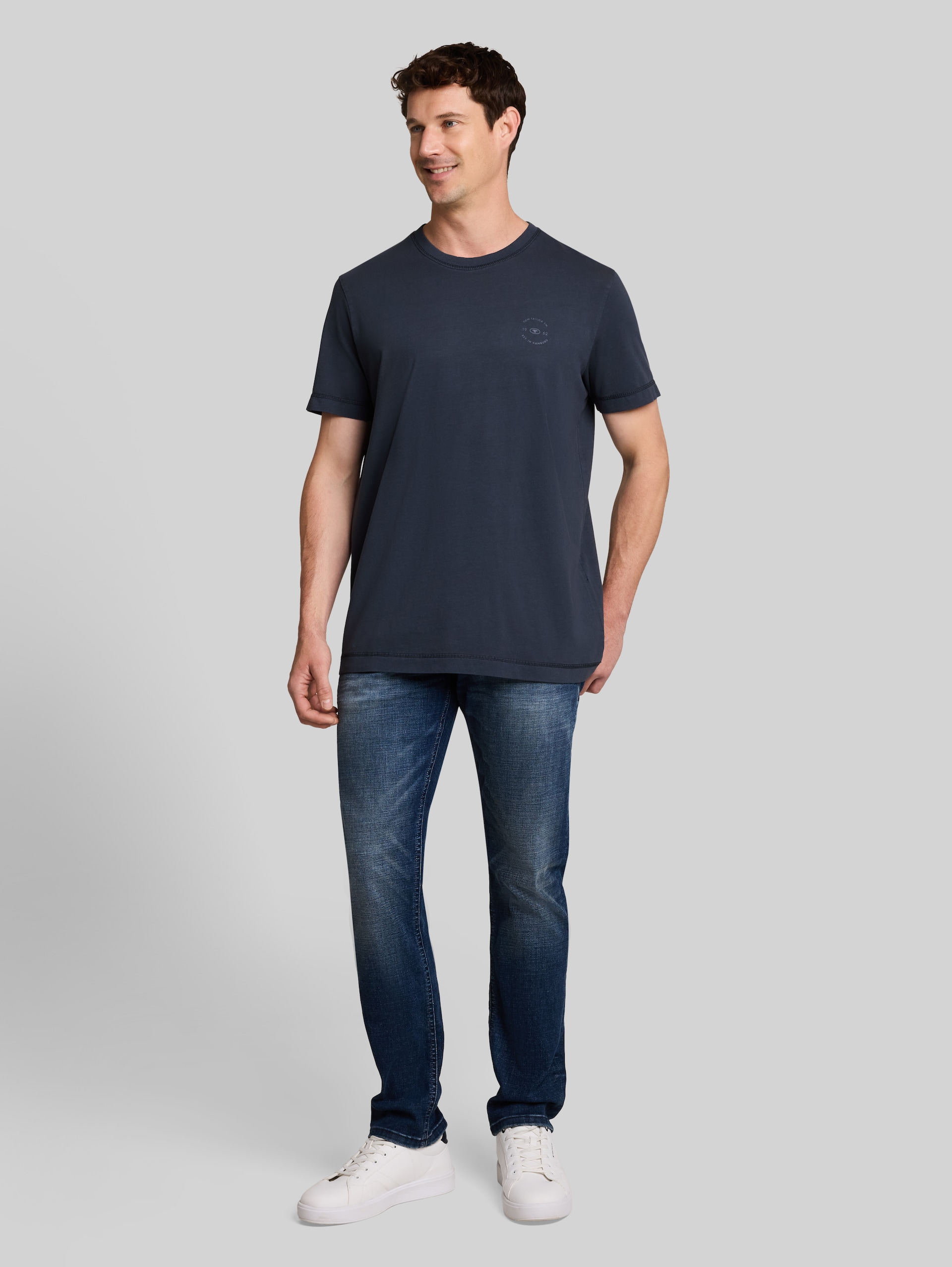 T-shirt met logoprint - sky captain blue - Model vooraanzicht