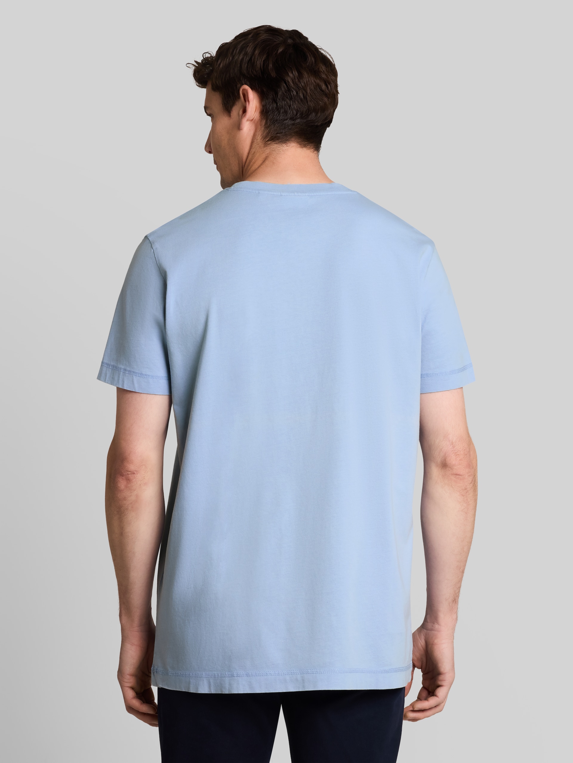 T-shirt met logoprint - Pale Blue - Neklijn model-achteraanzicht