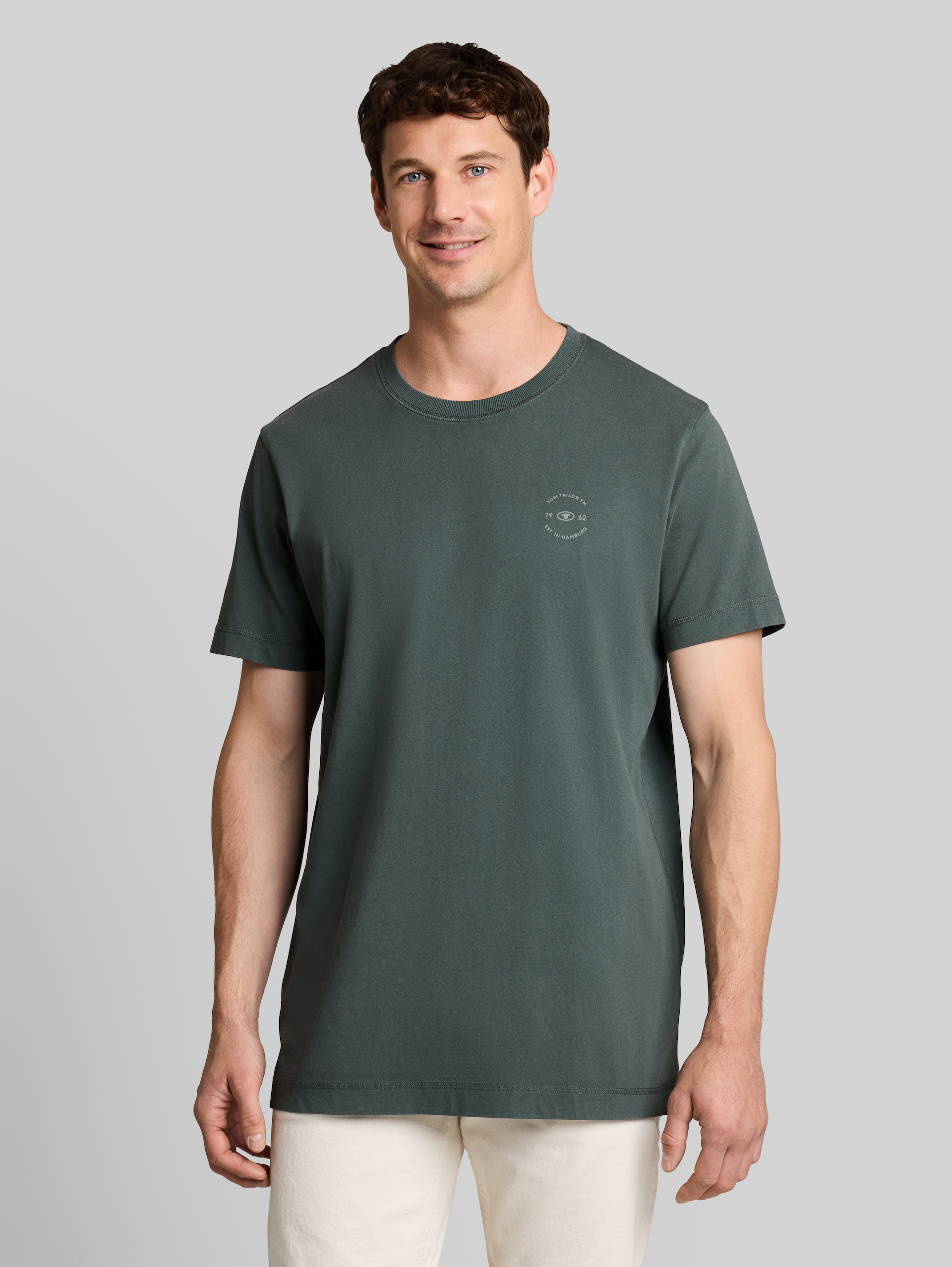 T-shirt met logoprint - Darkest Olive - Nek model vooraanzicht
