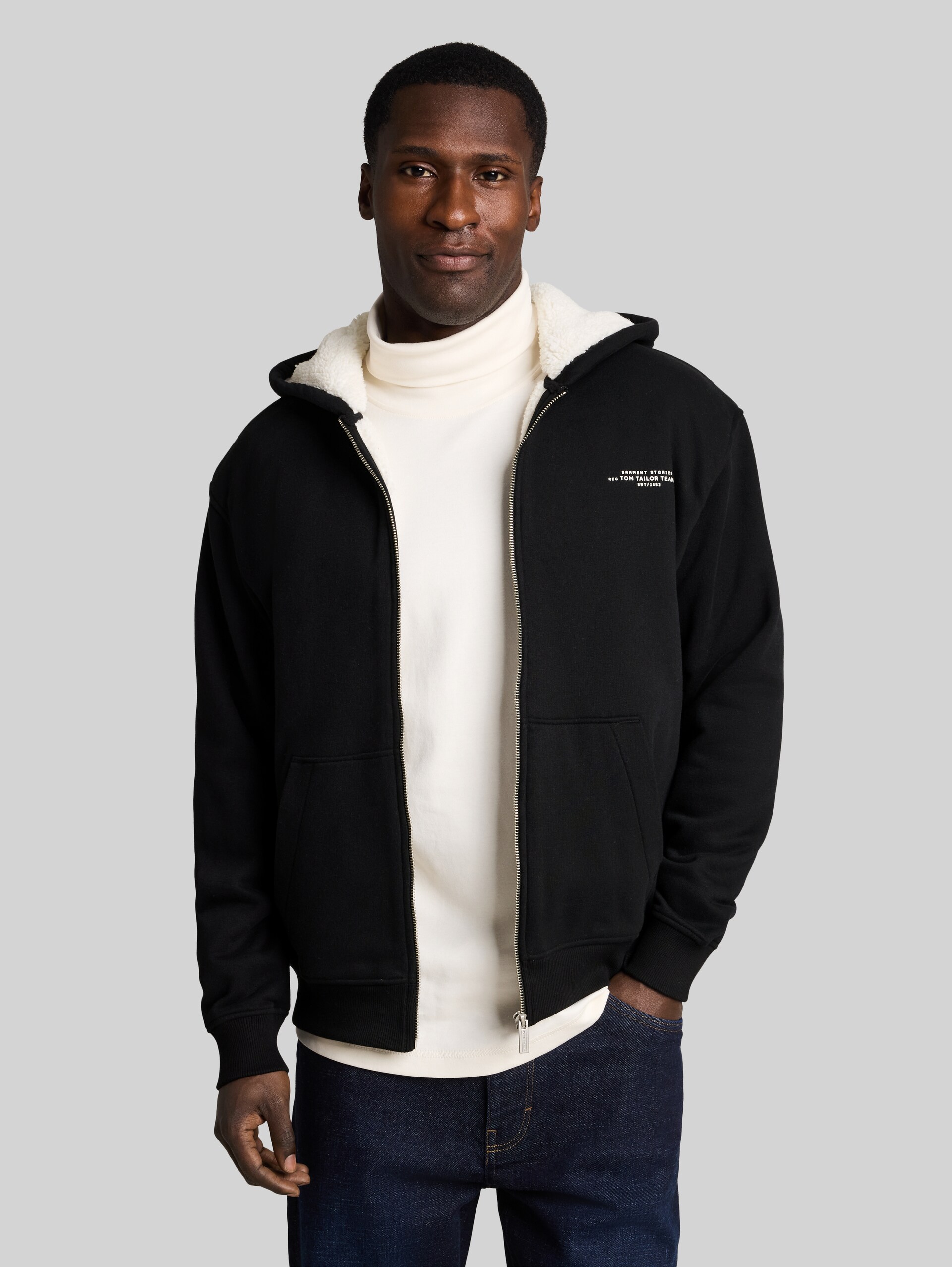 Veste sweat à capuche doublée avec logo imprimé - Black - Découpe Vue de face du modèle