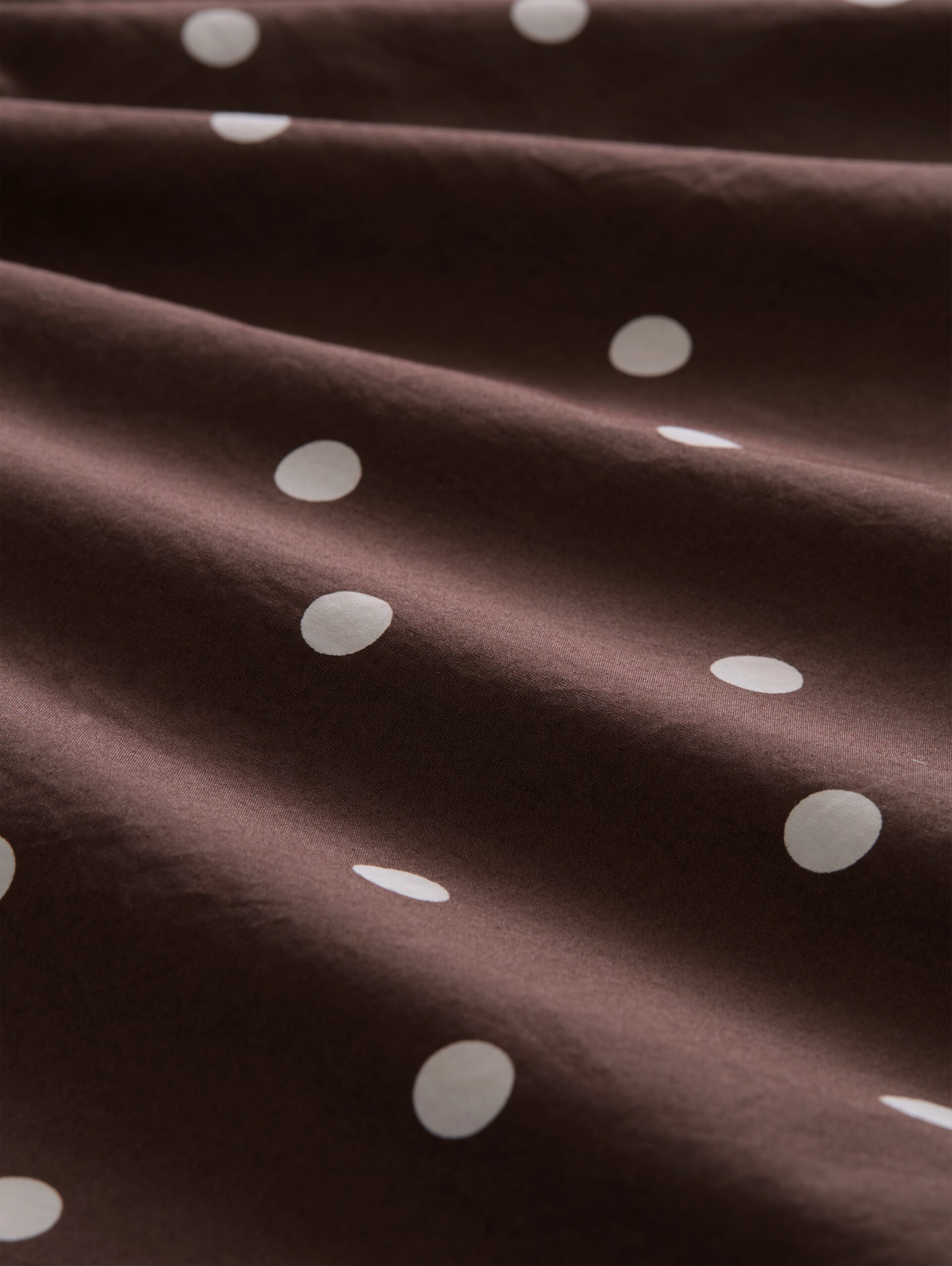 Popelineblouse met stippen - dark brown white dot - Materiaalweergave