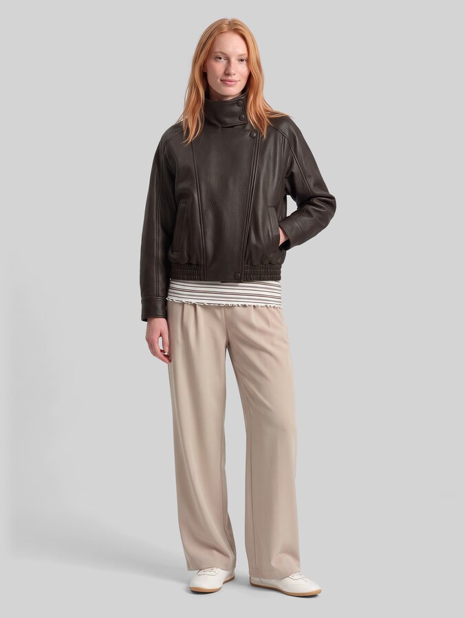 Loose Fit Kunstlederjacke mit Stehkragen von Denim Female, brown leather structure