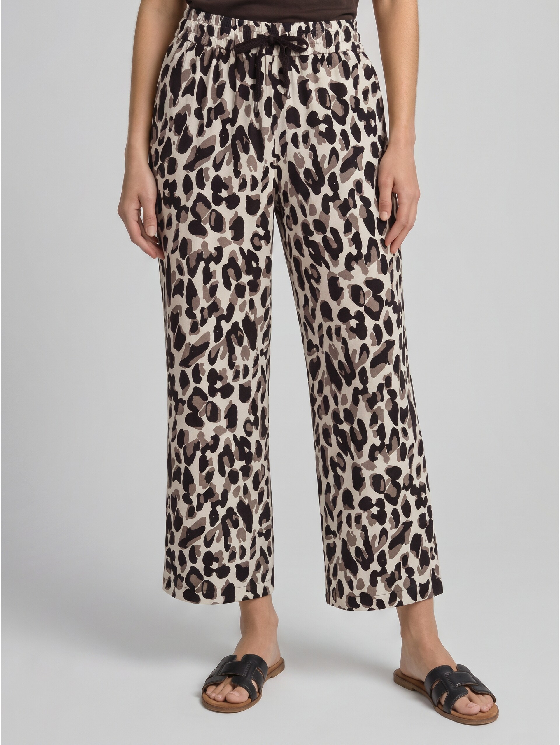 Culotte van viscose - brown beige leo print - Nek model vooraanzicht