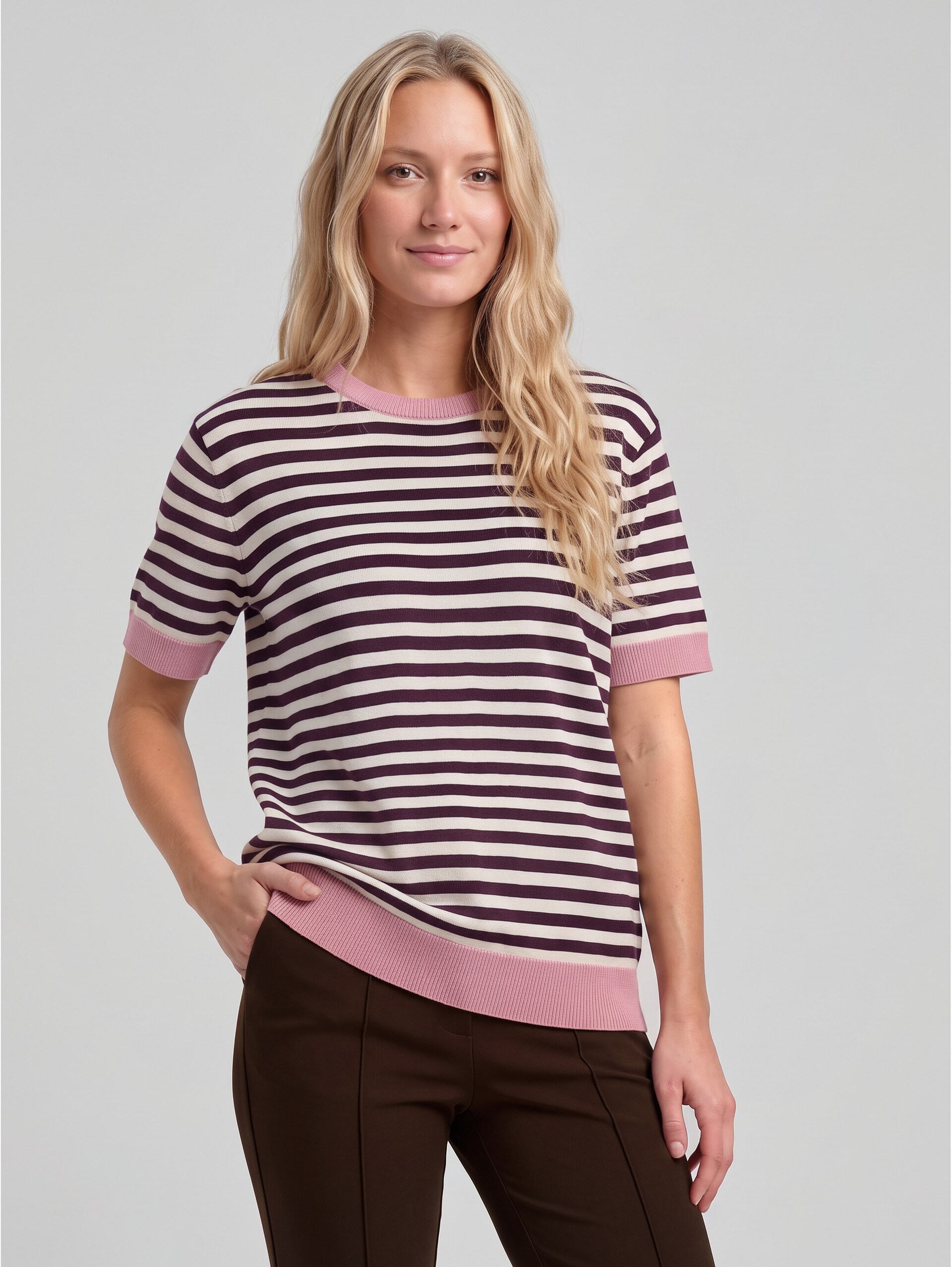 Pull en maille à rayures - dark plum white stripe - Découpe Vue de face du modèle