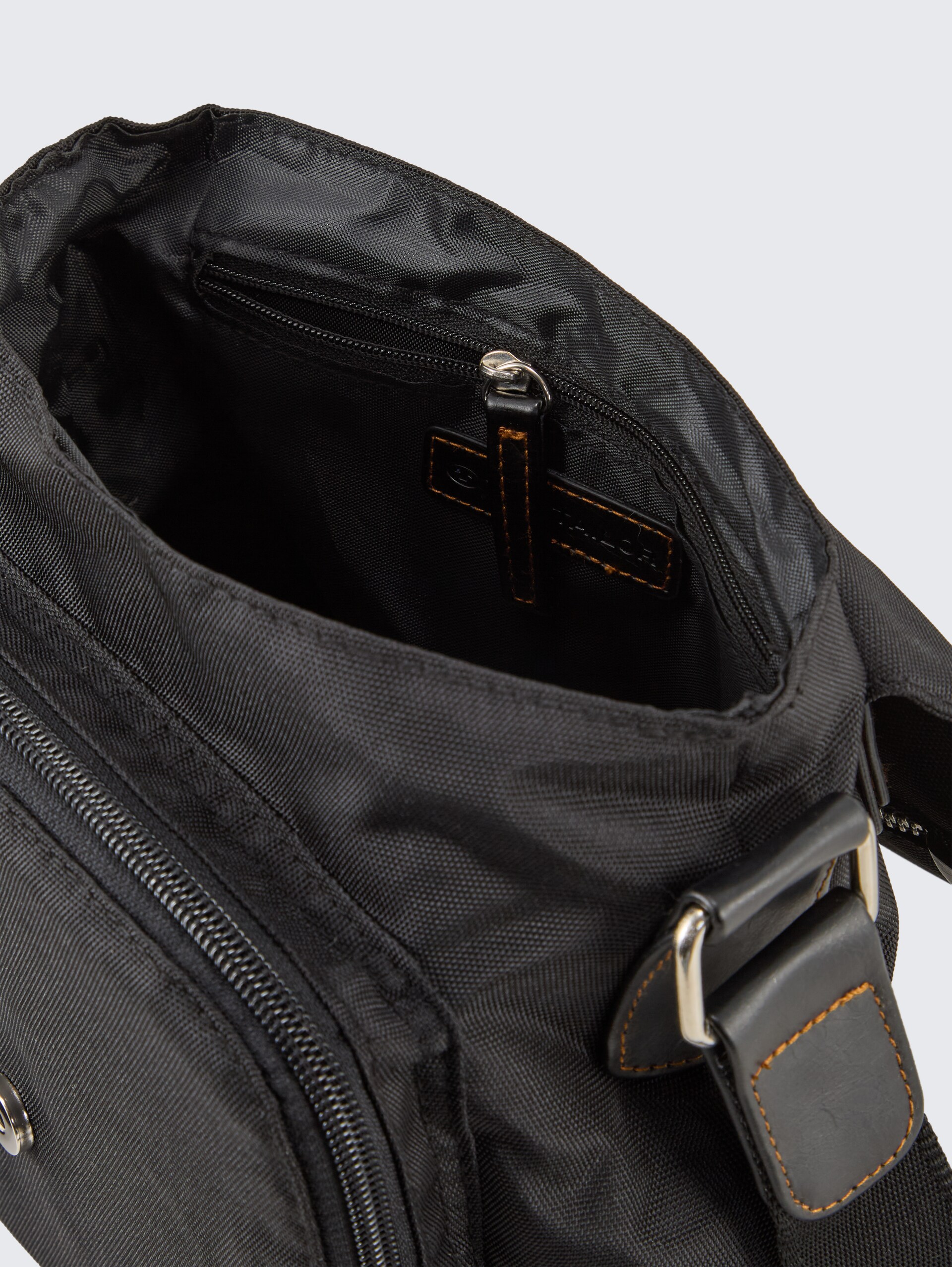 TTRINA S Umhängetasche mit Umschlag - schwarz / black - seitliche Produkt-Ansicht 
