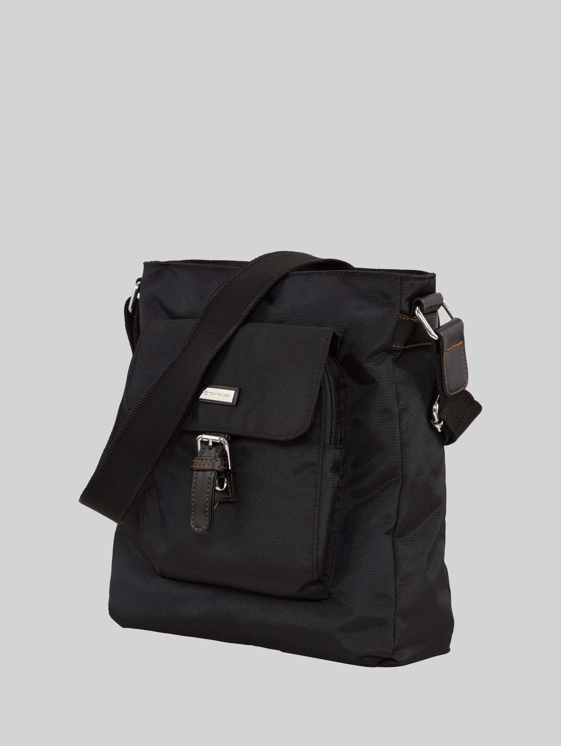 TTRINA Umhängetasche aus Nylon - schwarz / black - seitliche Produkt-Ansicht 