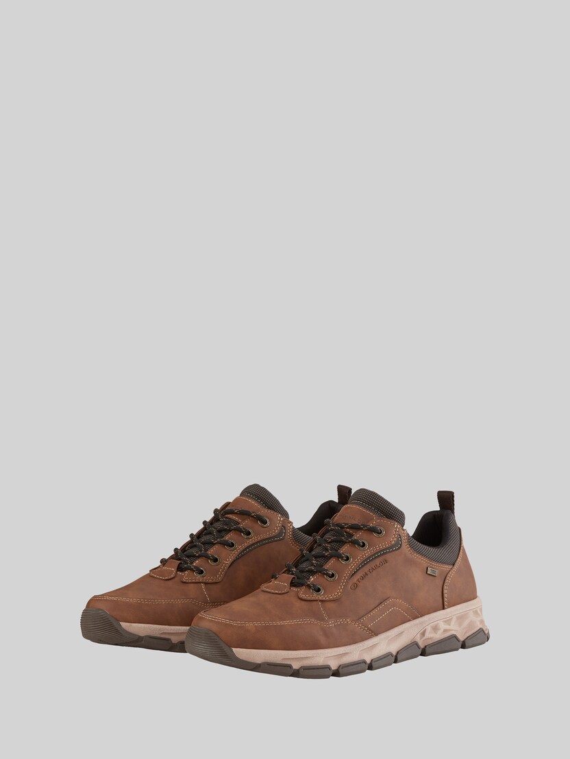 Wasserfeste Sneaker mit Fütterung von Men, nuts