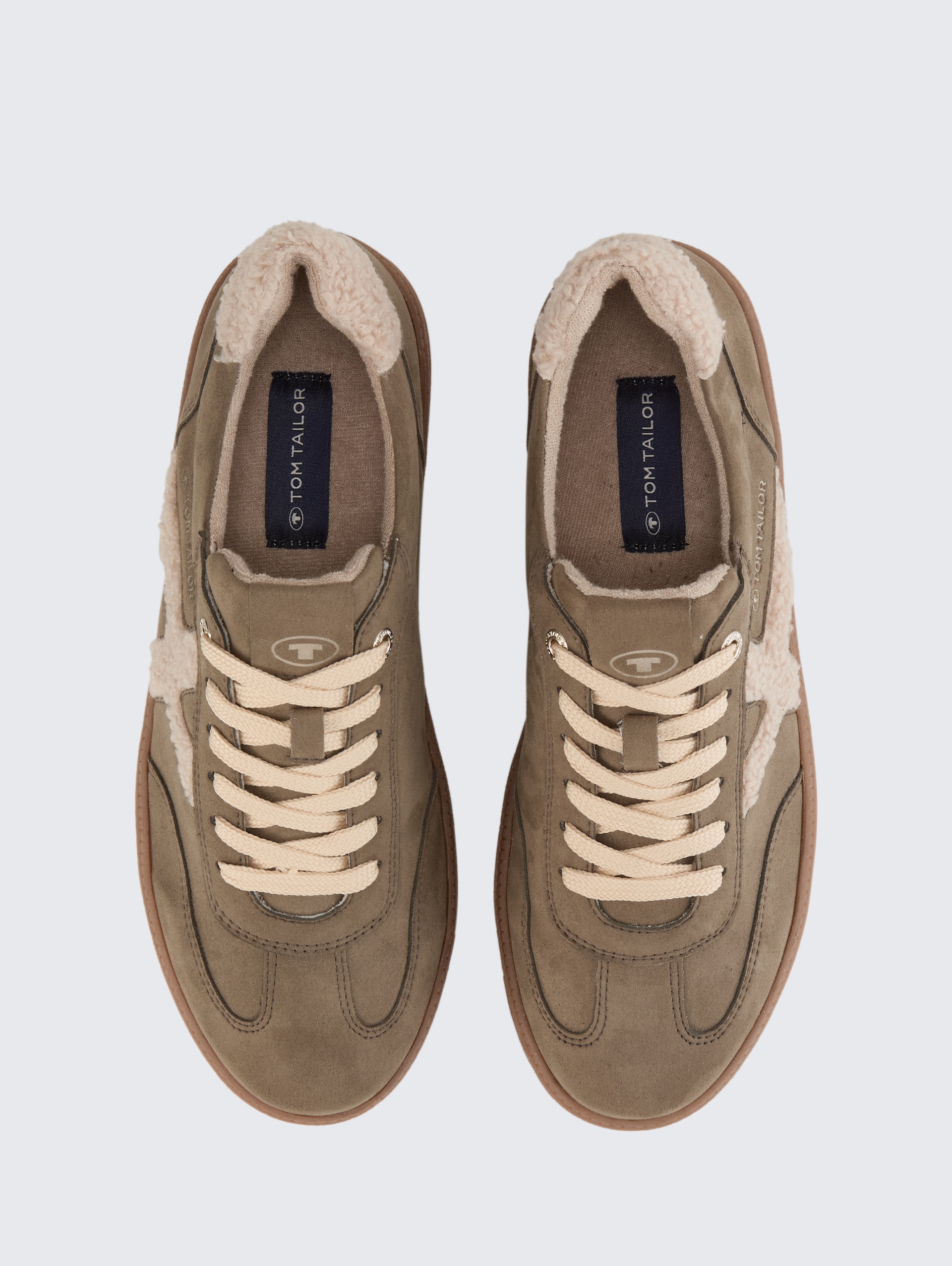 Gefütterte Sneaker mit Plateau-Sohle - khaki - Produkt-Ansicht von oben 
