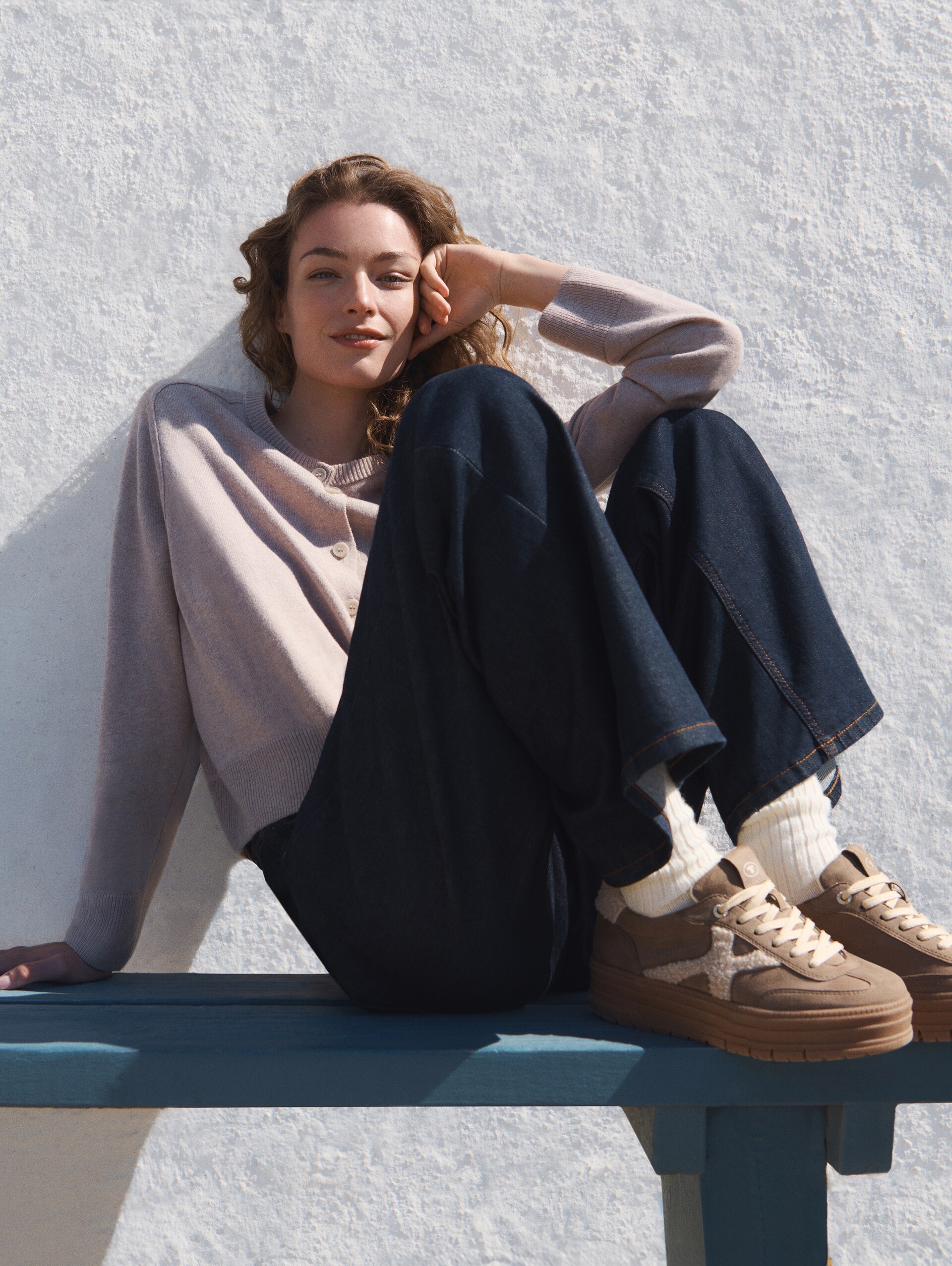 Gefütterte Sneaker mit Plateau-Sohle - khaki