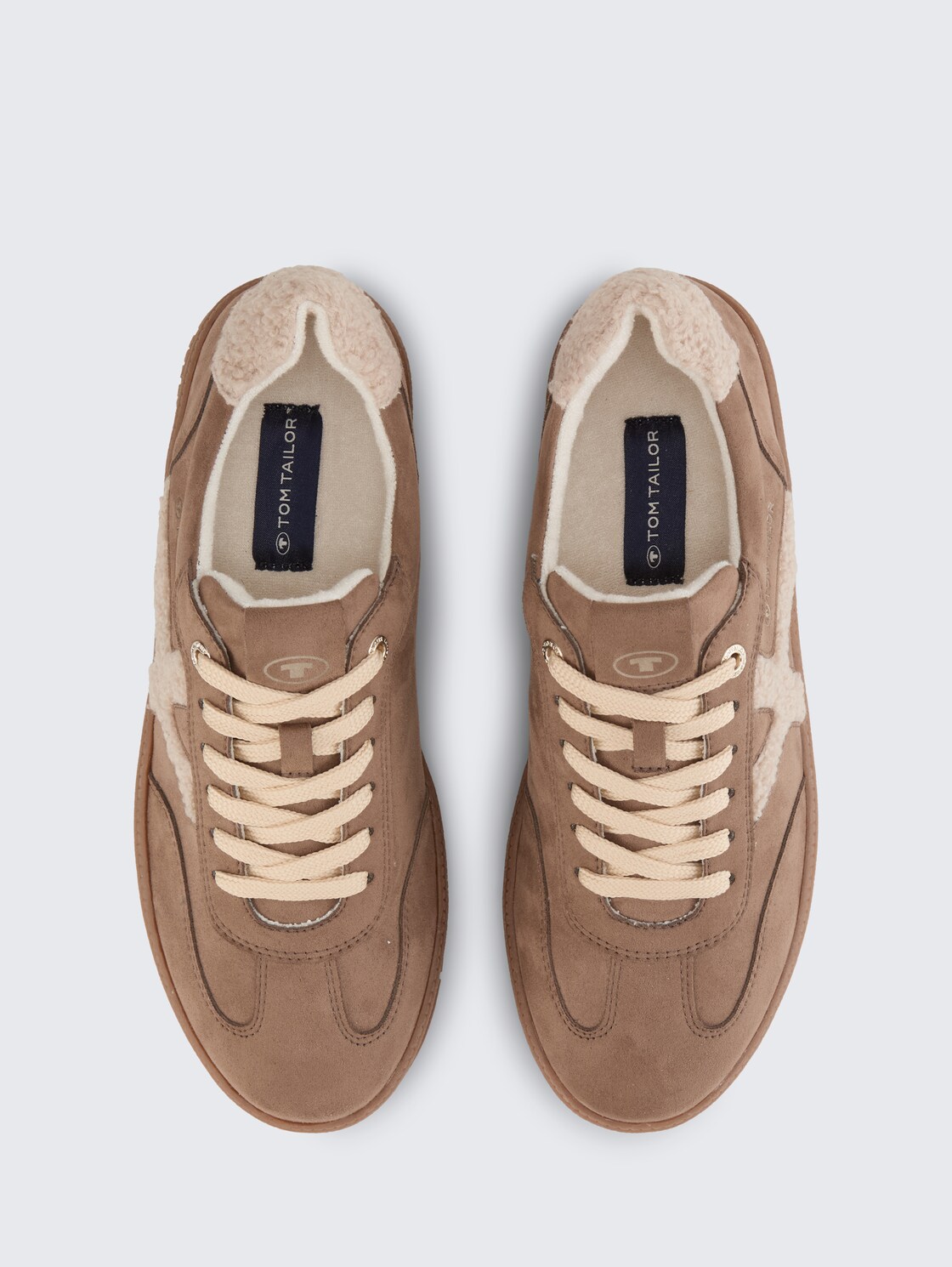 Gefütterte Sneaker mit Plateau-Sohle - fango - Produkt-Ansicht von oben 