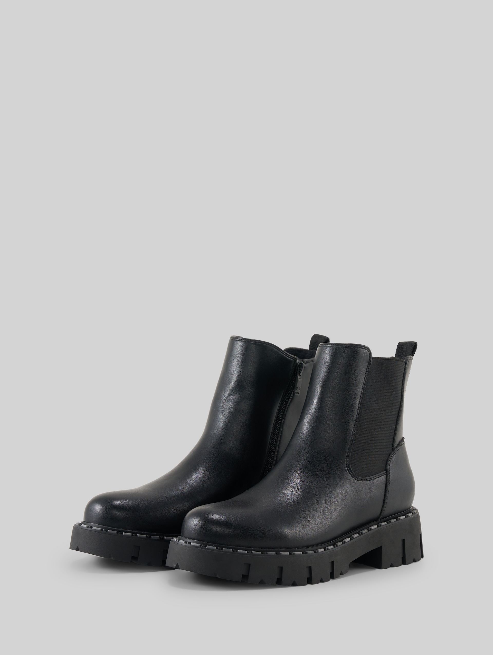 Lined Chelsea boots - black - side product view