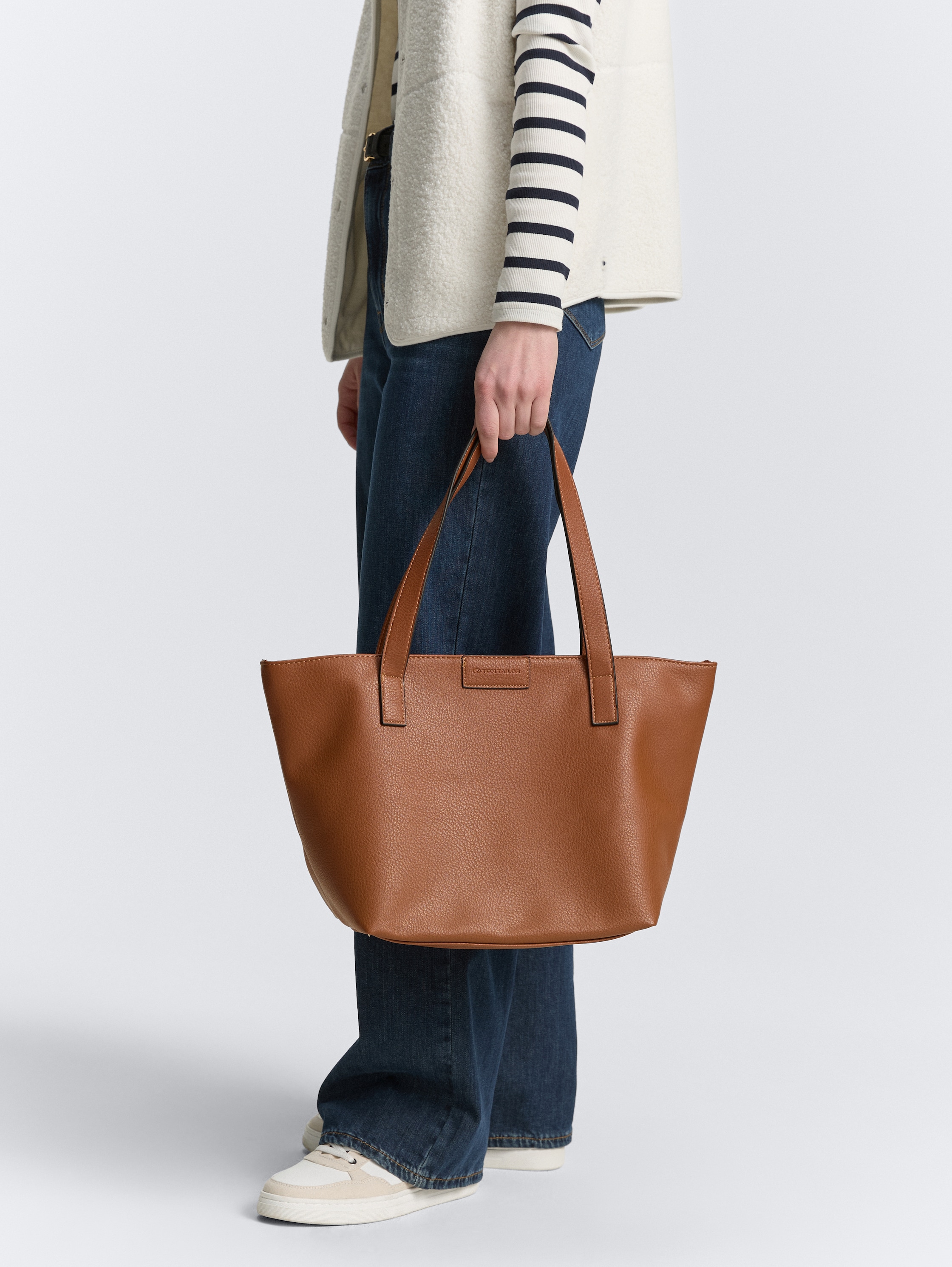 TTMIRI L Shopper mit Logo-Badge - cognac_brandy - 