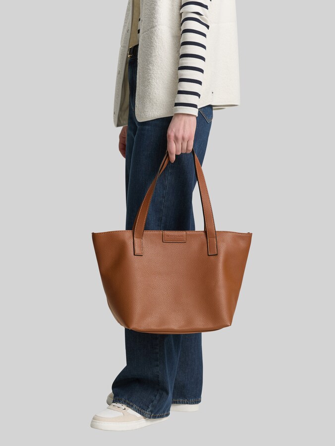 TTMIRI L Shopper mit Logo-Badge von Women, cognac / brandy