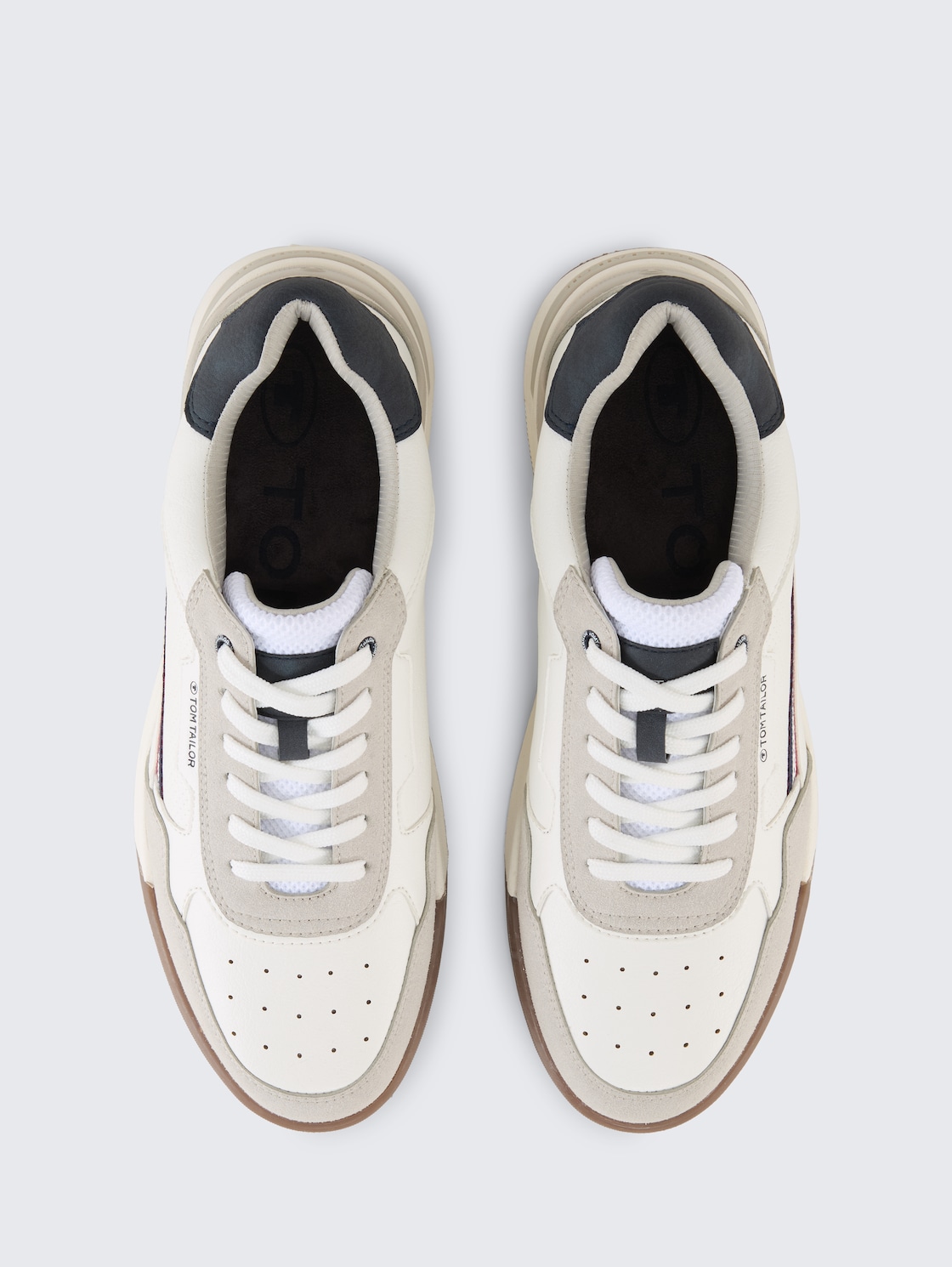 Sneaker aus Lederimitat - white - Produkt-Ansicht von oben 