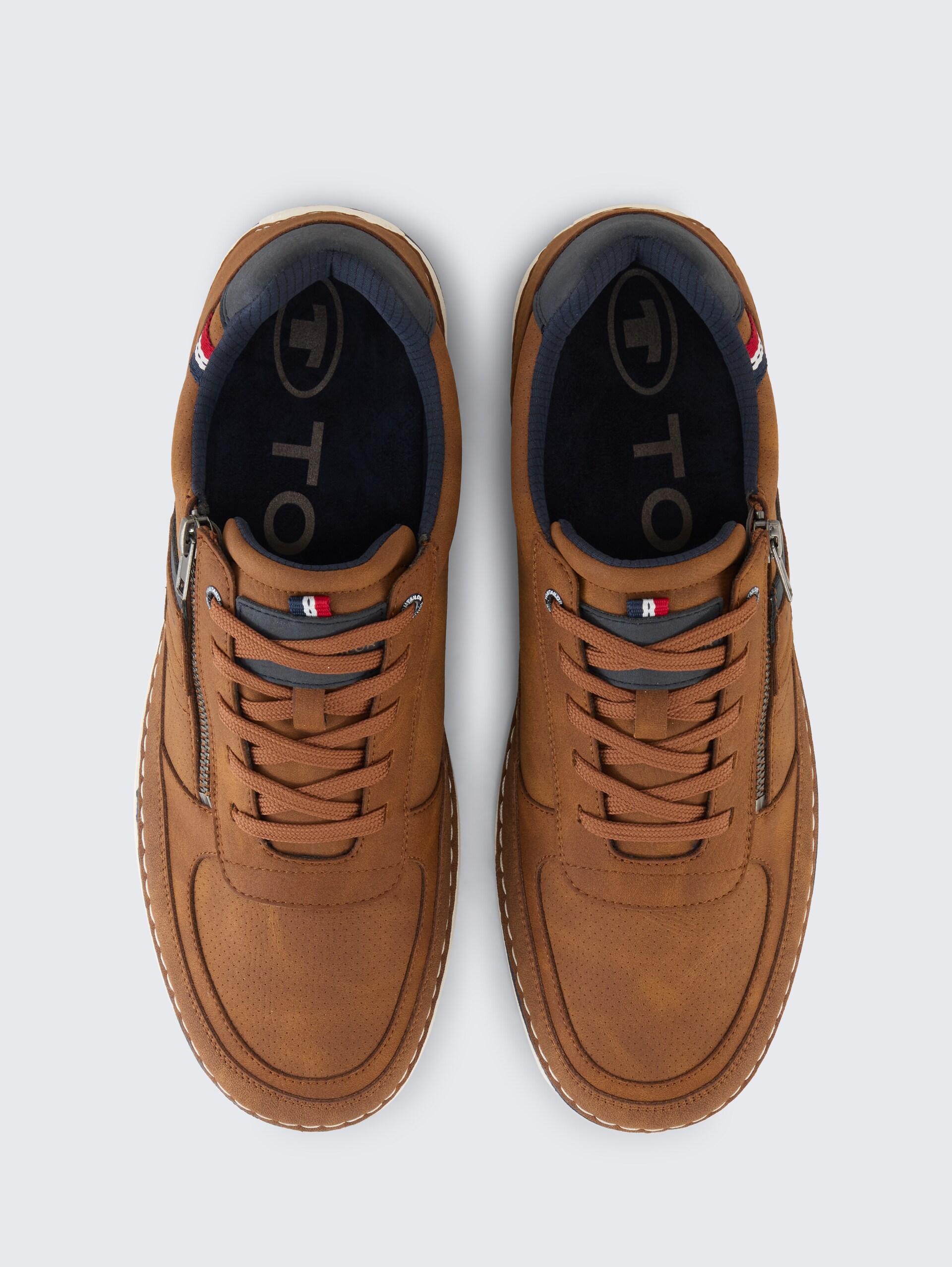 Sneaker aus strukturiertem Lederimitat - cognac - Produkt-Ansicht von oben 