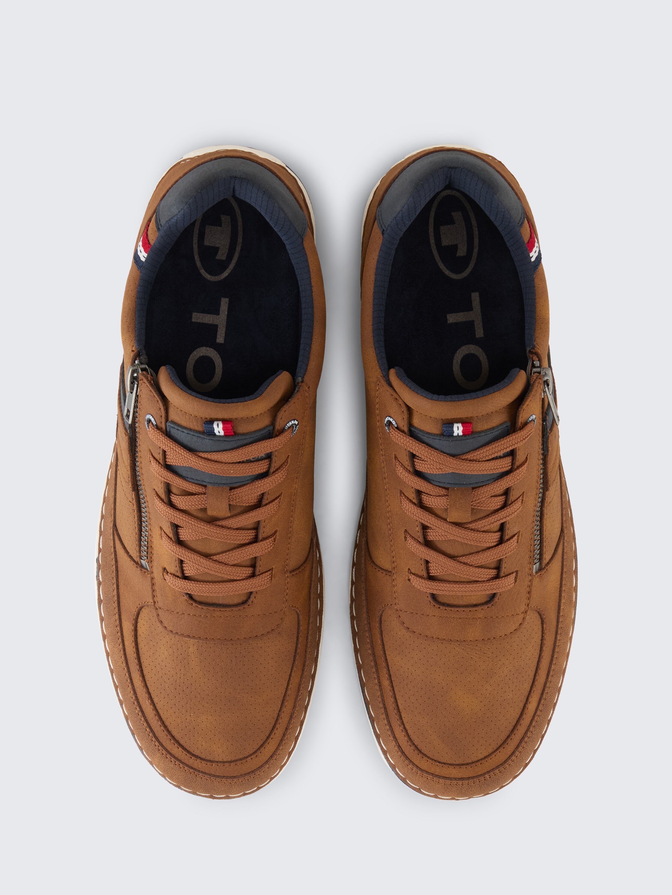 Sneaker aus strukturiertem Lederimitat - cognac - Produkt-Ansicht von oben 