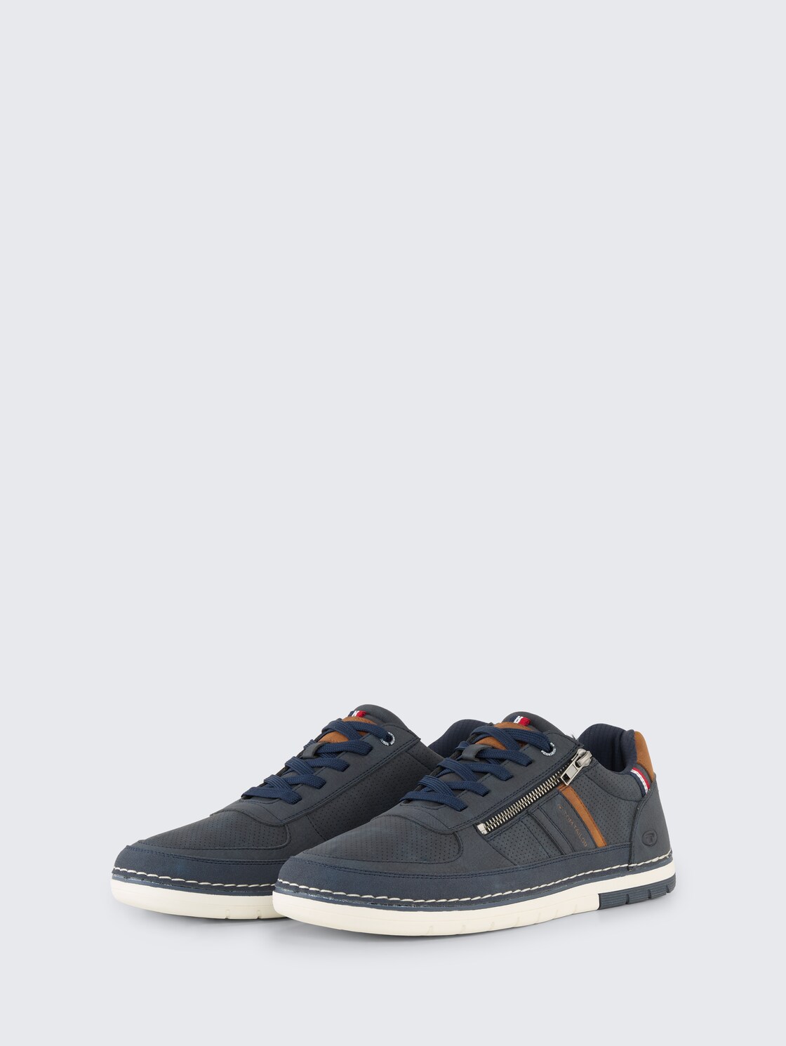 Sneaker aus strukturiertem Lederimitat - navy - seitliche Produkt-Ansicht