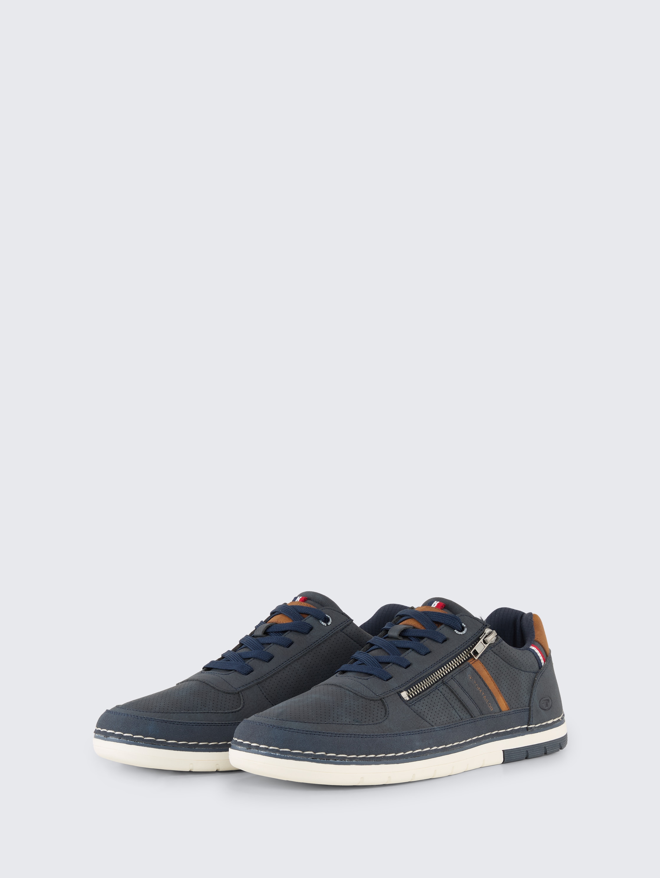 Sneaker aus strukturiertem Lederimitat - navy - seitliche Produkt-Ansicht