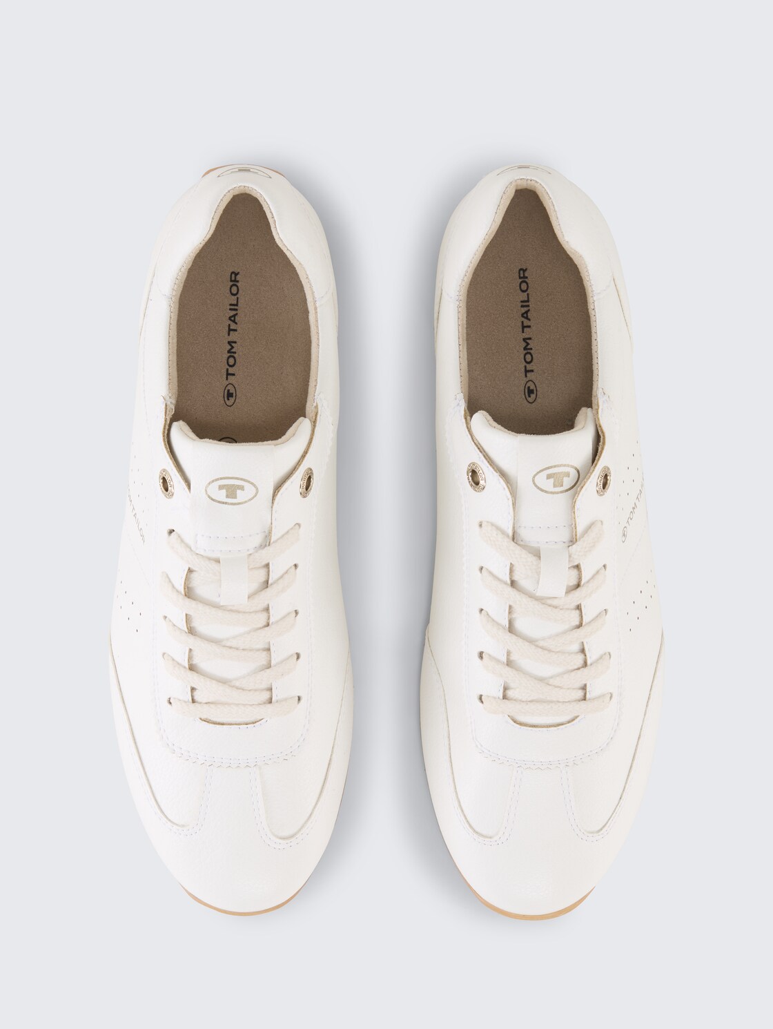 Flache Sneaker aus Lederimitat - white - Produkt-Ansicht von oben 