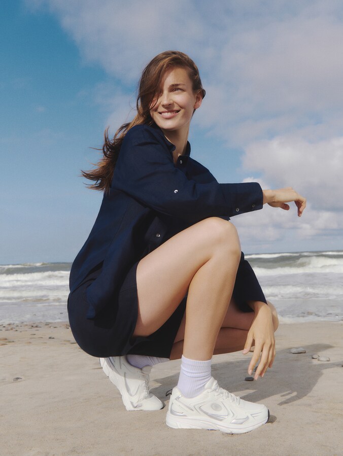 Sneaker mit Mesh-Einsatz von Women, white-silver